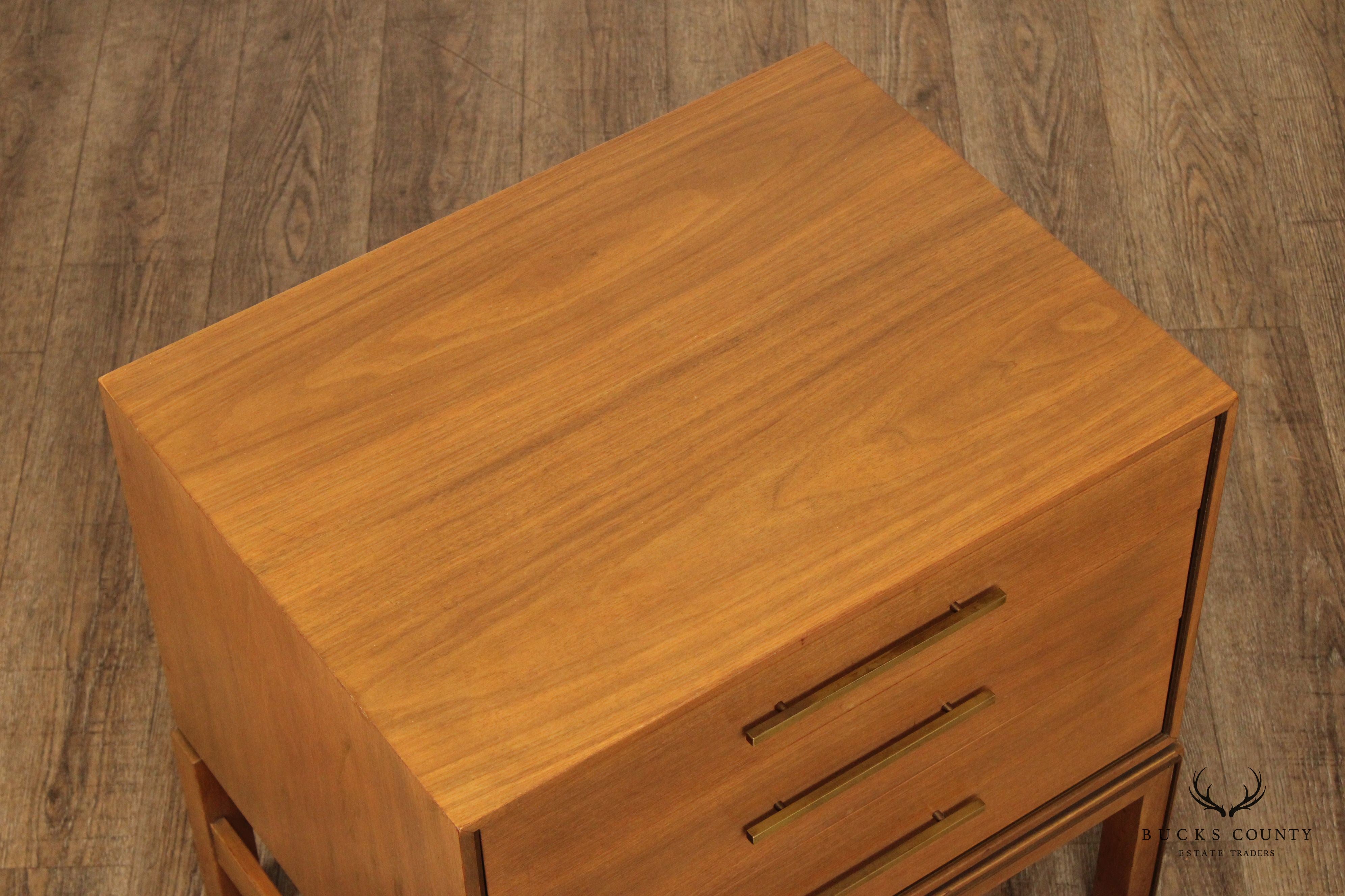 Johnson Furniture Co. Mid Century Modern Pair Of Walnut Chest Nightstands