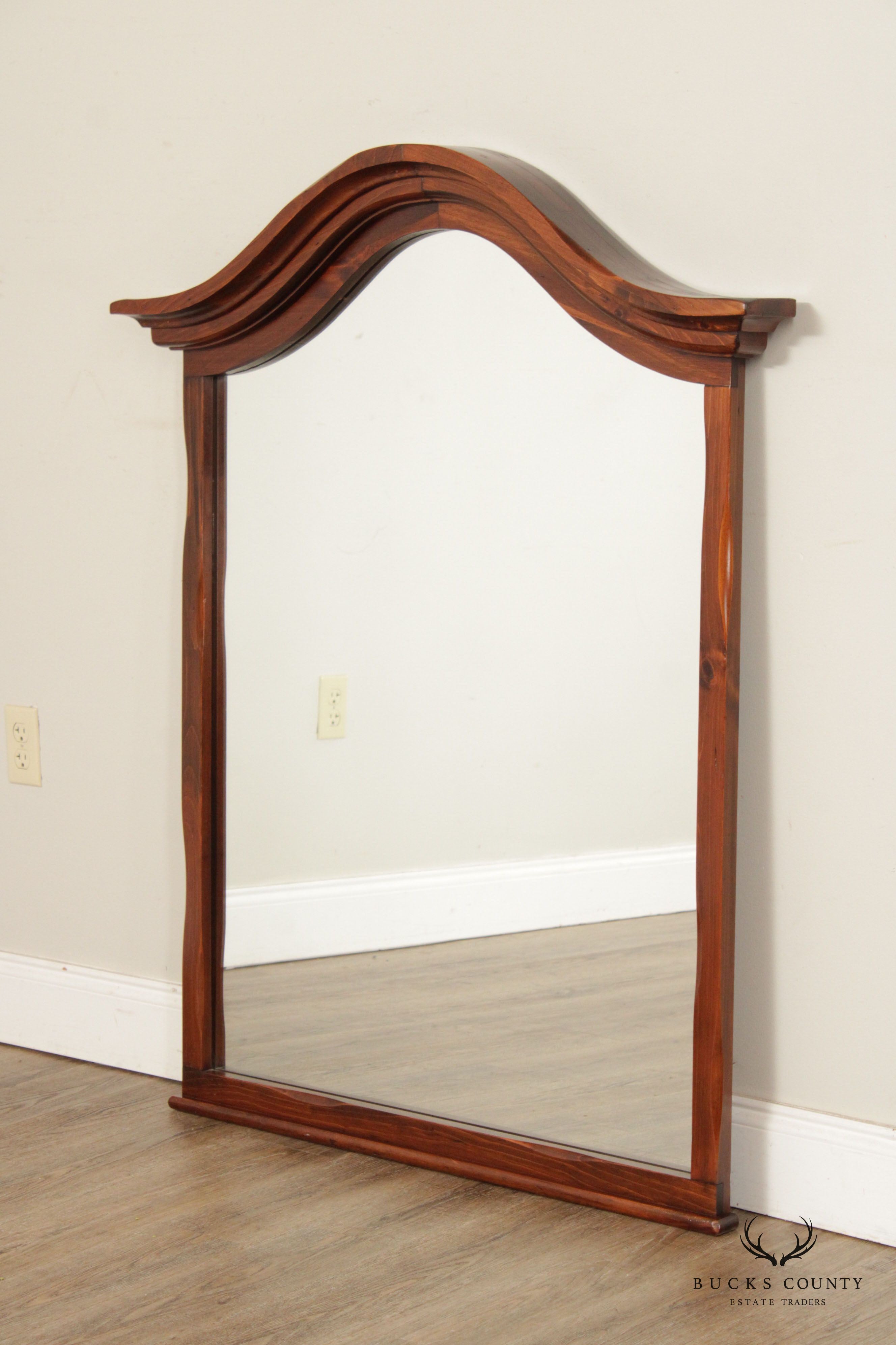 Sugar Hill Furniture Traditional Arched Top Wall Mirror