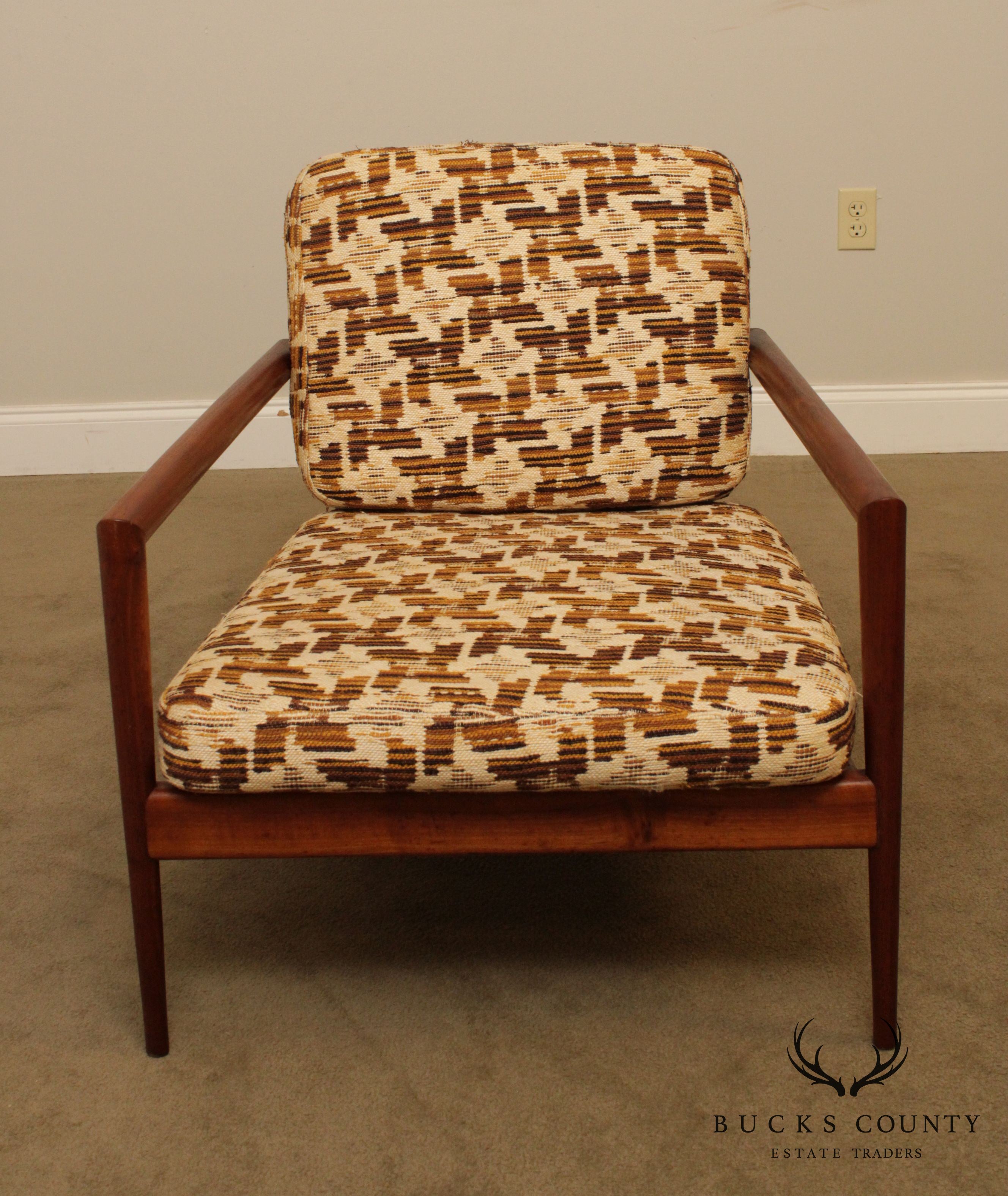 Paul McCobb Mid Century Modern Walnut Spindle Back Lounge Chair