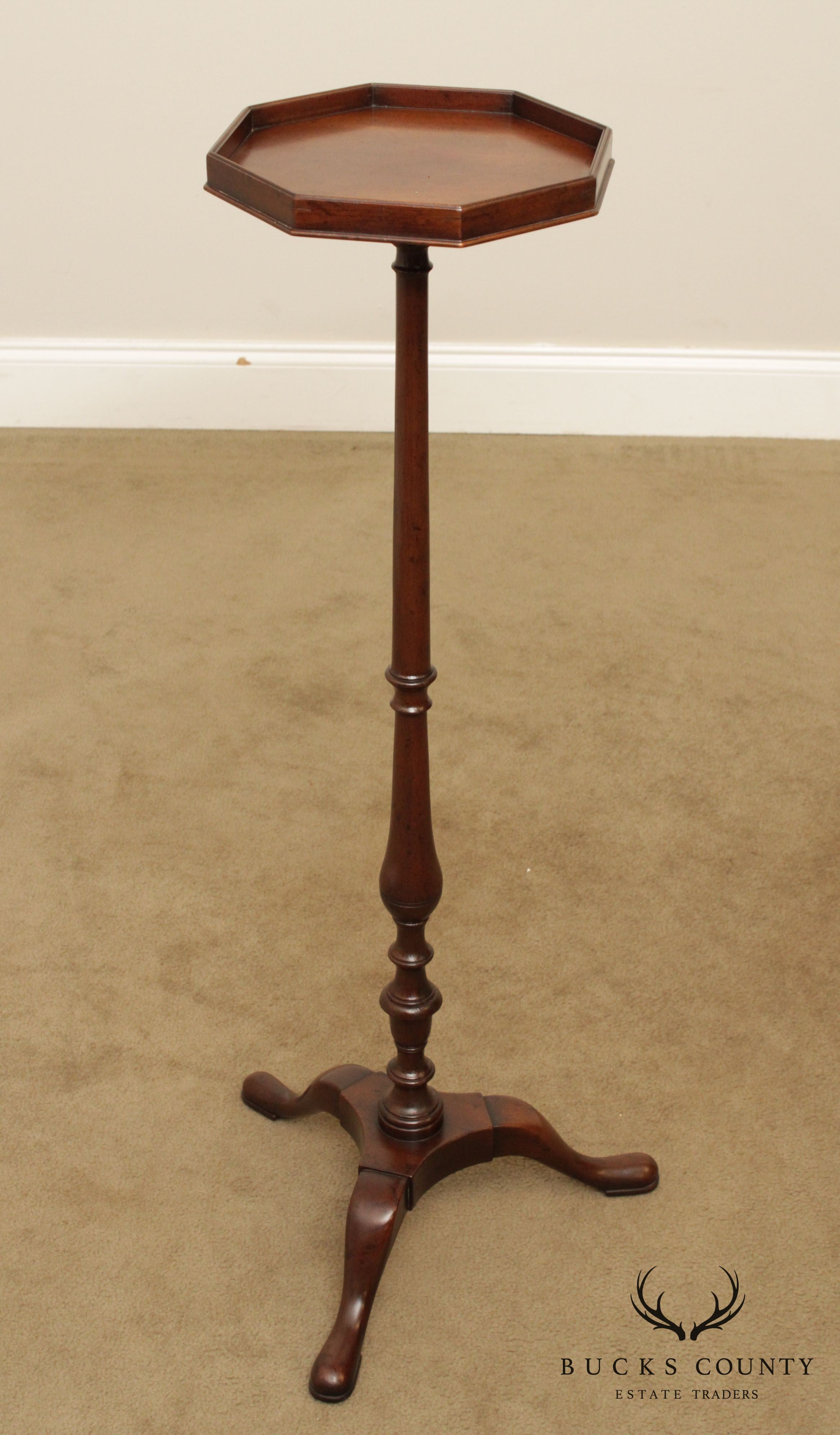 Kittinger Colonial Williamsburg Mahogany Queen Anne Pedestal Candlestand (CW 49)