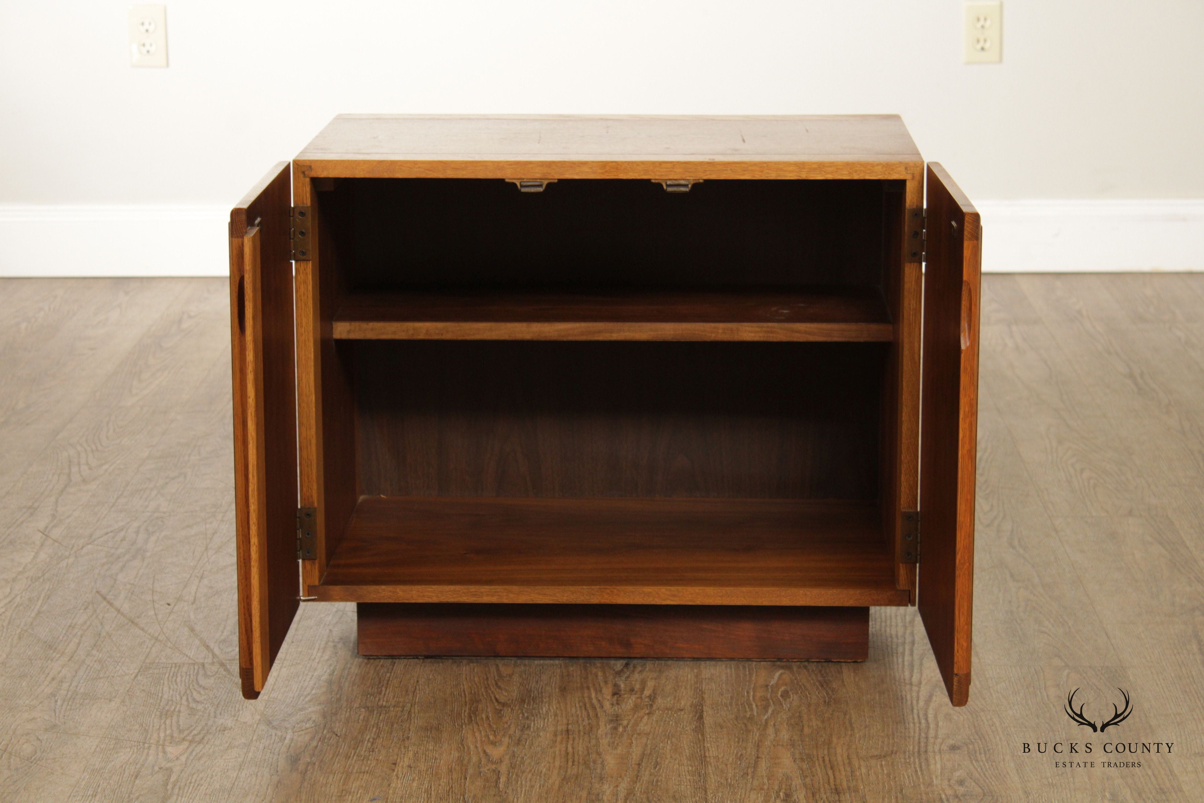 Lane Mid Century Modern Pair of Walnut Cabinet Nightstands