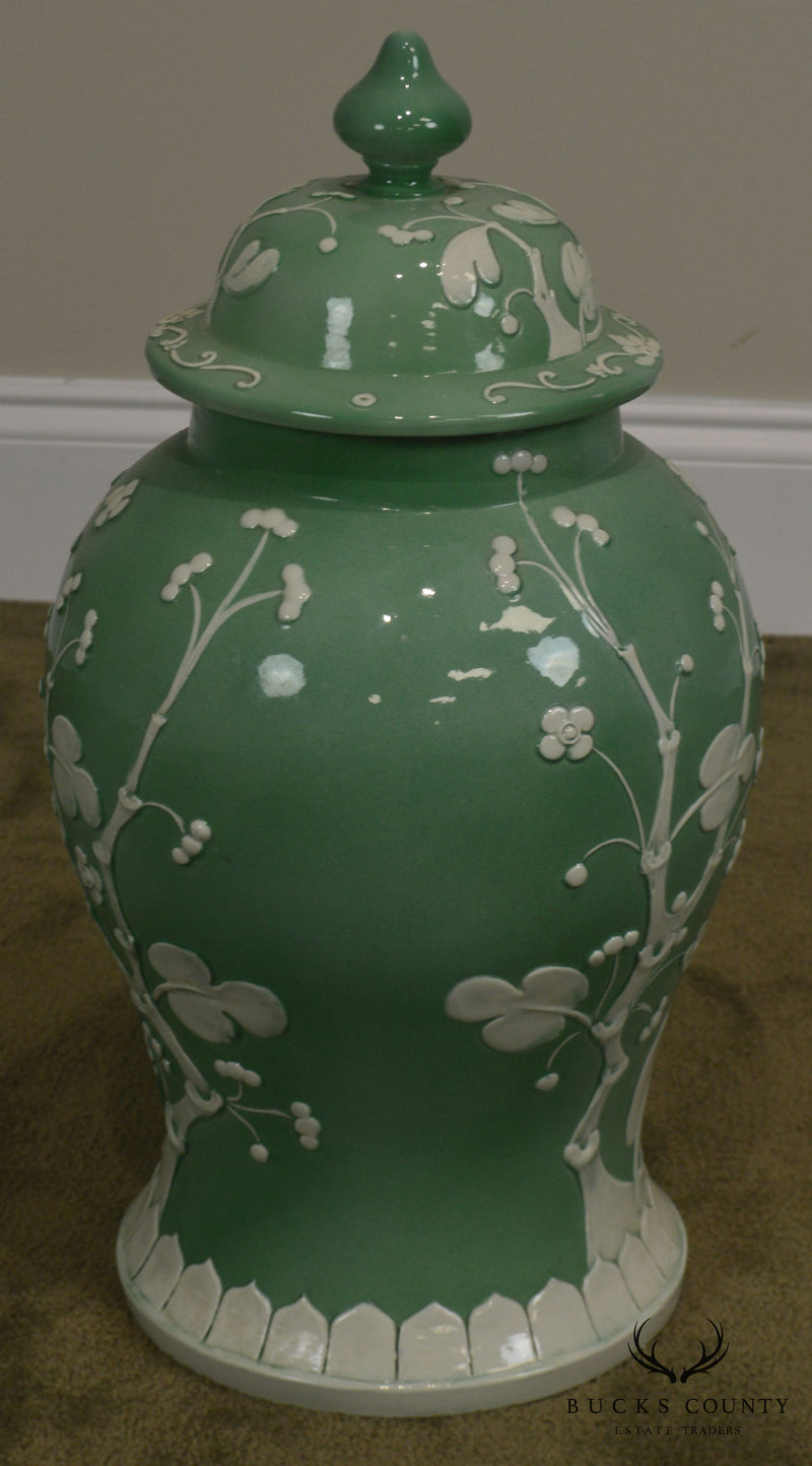 Green and White Italian Porcelaïn Pottery Lidded Canister