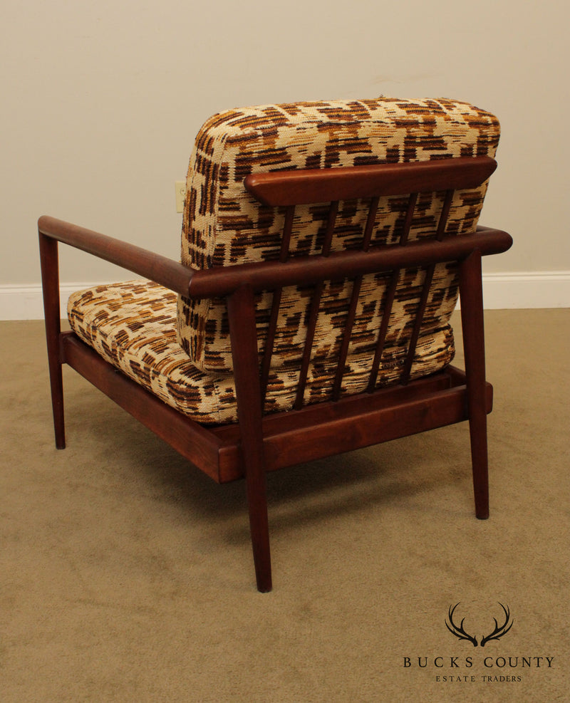 Paul McCobb Mid Century Modern Walnut Spindle Back Lounge Chair