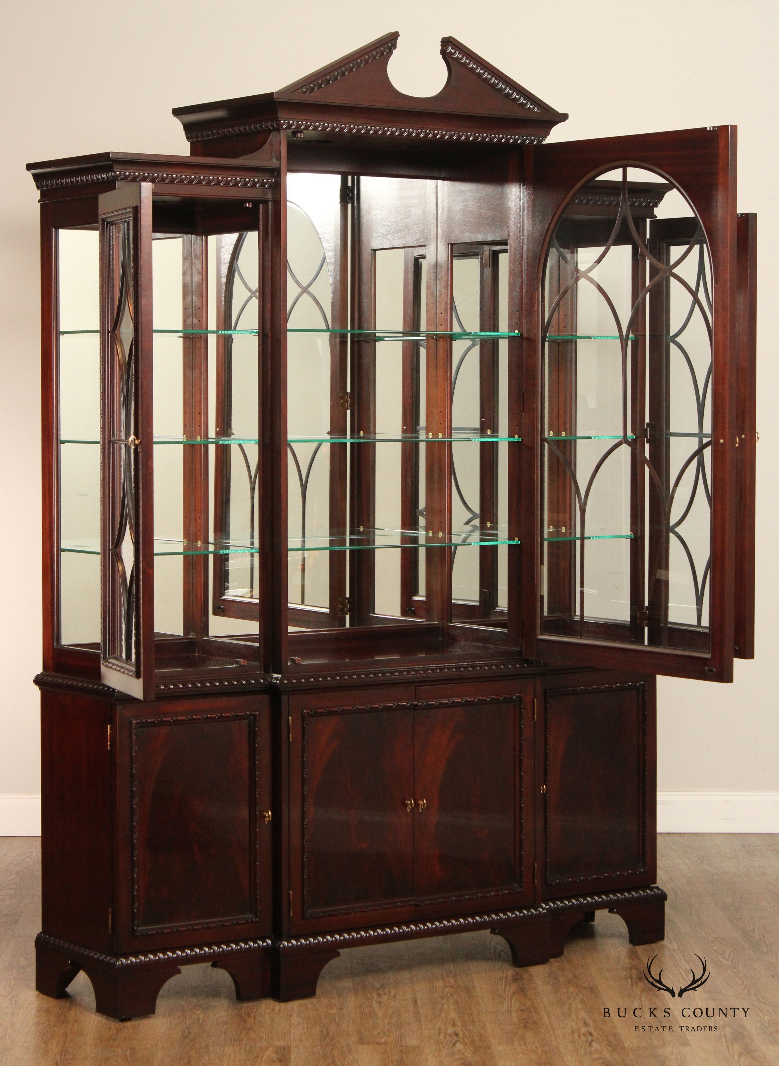 Hickory White American Masterpiece Collection Mahogany Breakfront China Cabinet