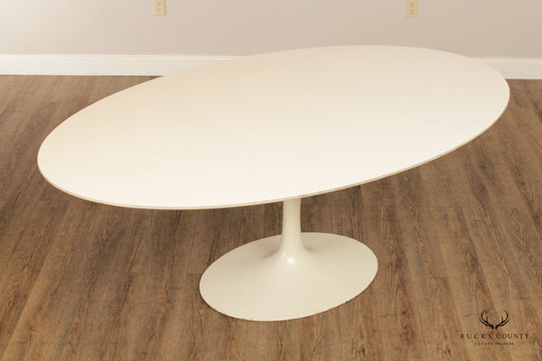 Eero Saarinen for Knoll Mid Century Modern 'Tulip' Oval Dining Table