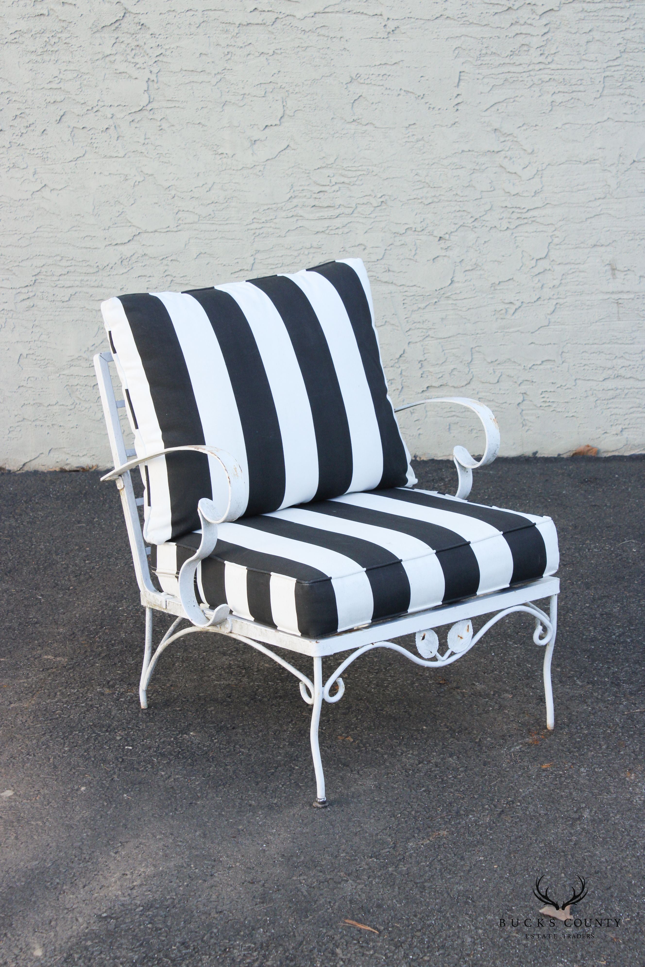 Mid Century Pair Wrought Iron Outdoor Lounge Chairs