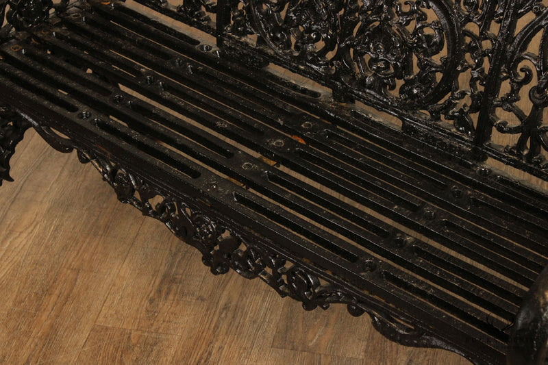 Victorian Style Quality Pair of Cast Iron Outdoor Garden Benches