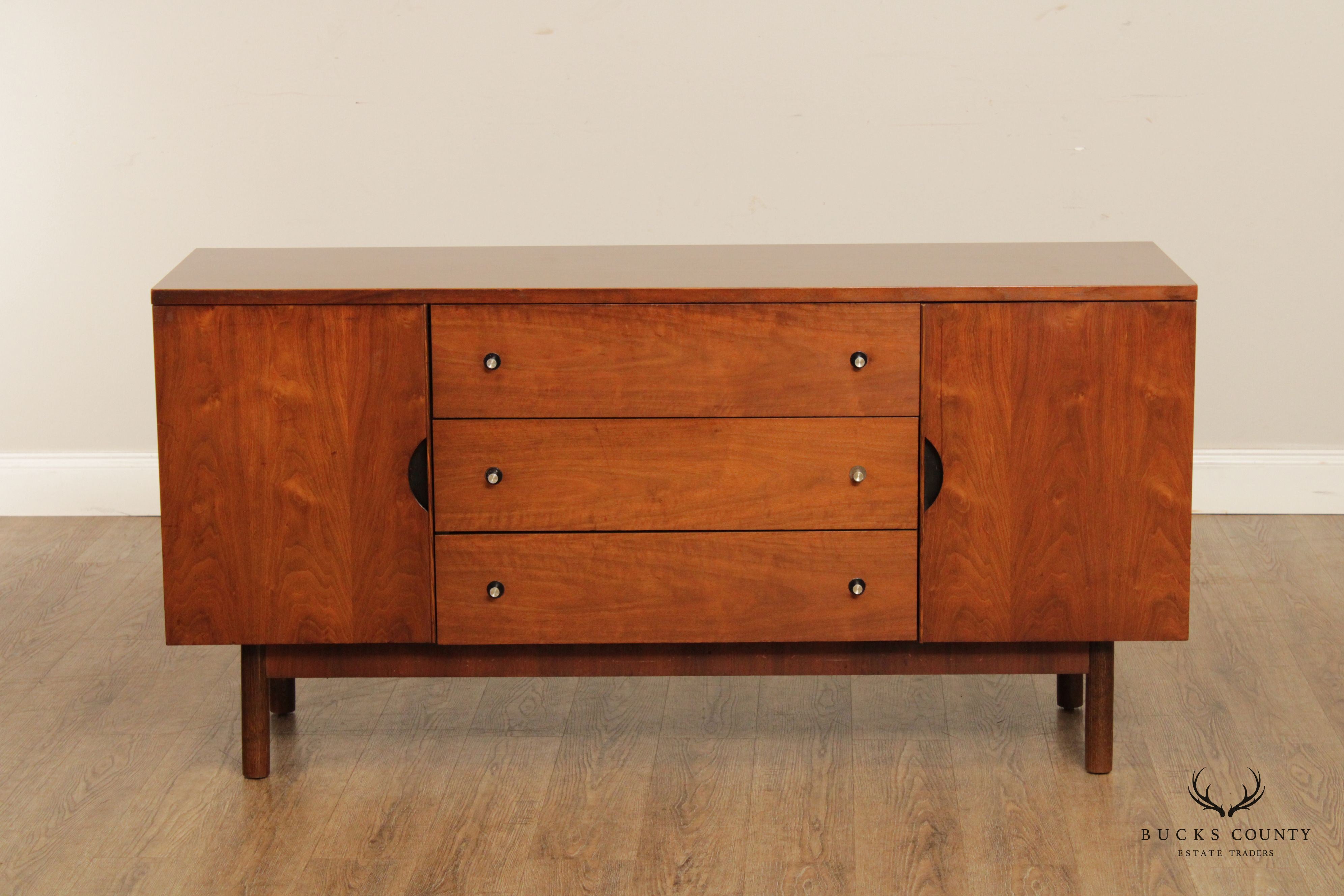 Stanley Furniture Mid Century Modern Walnut Sideboard