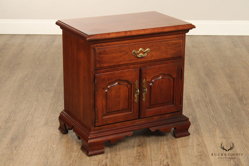 Thomasville Chippendale Style Pair Cherry Nightstands