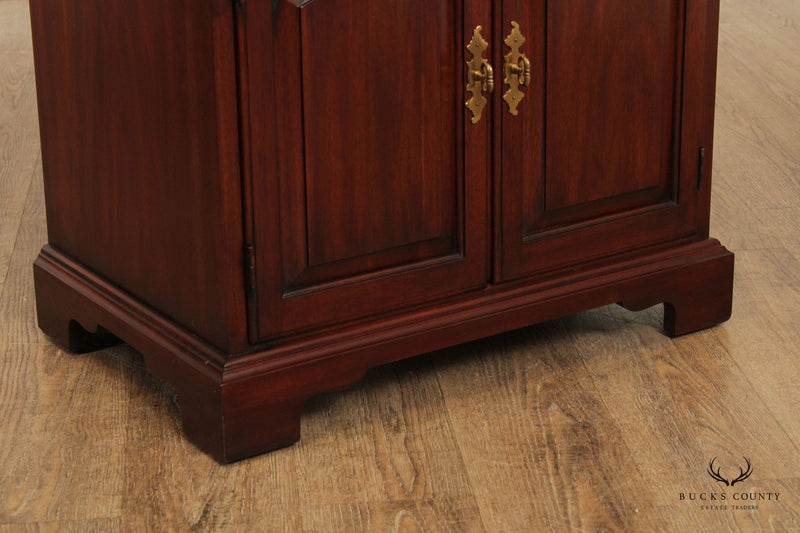 Henkel Harris Chippendale Style Pair of Mahogany Nightstand Cabinets