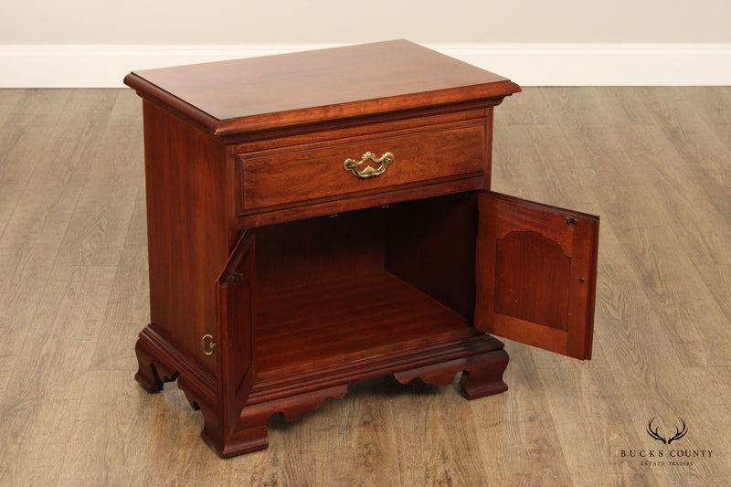 Thomasville Chippendale Style Pair Cherry Nightstands