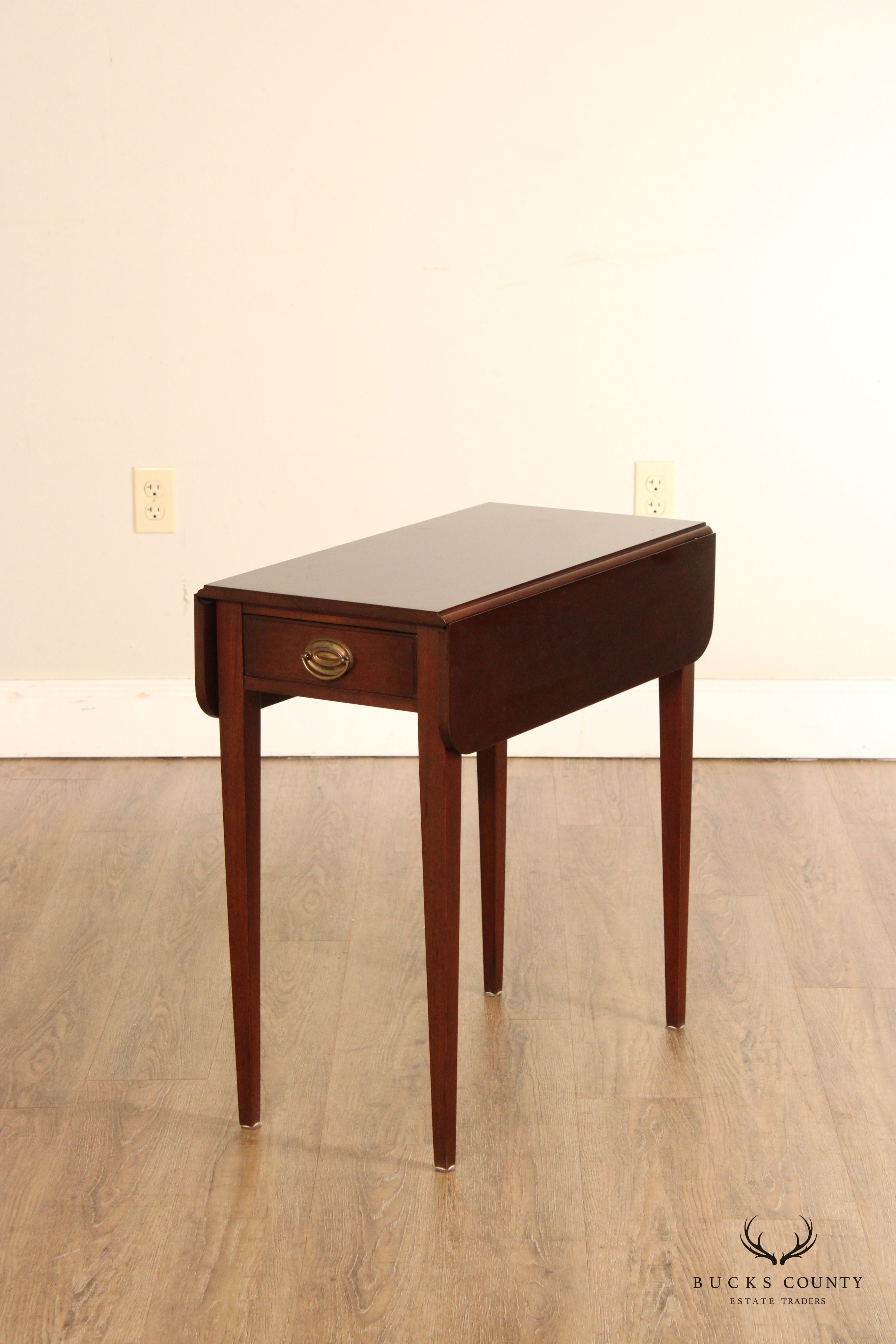 Pennsylvania House Hepplewhite Style Mahogany Drop-Leaf Pembroke Table