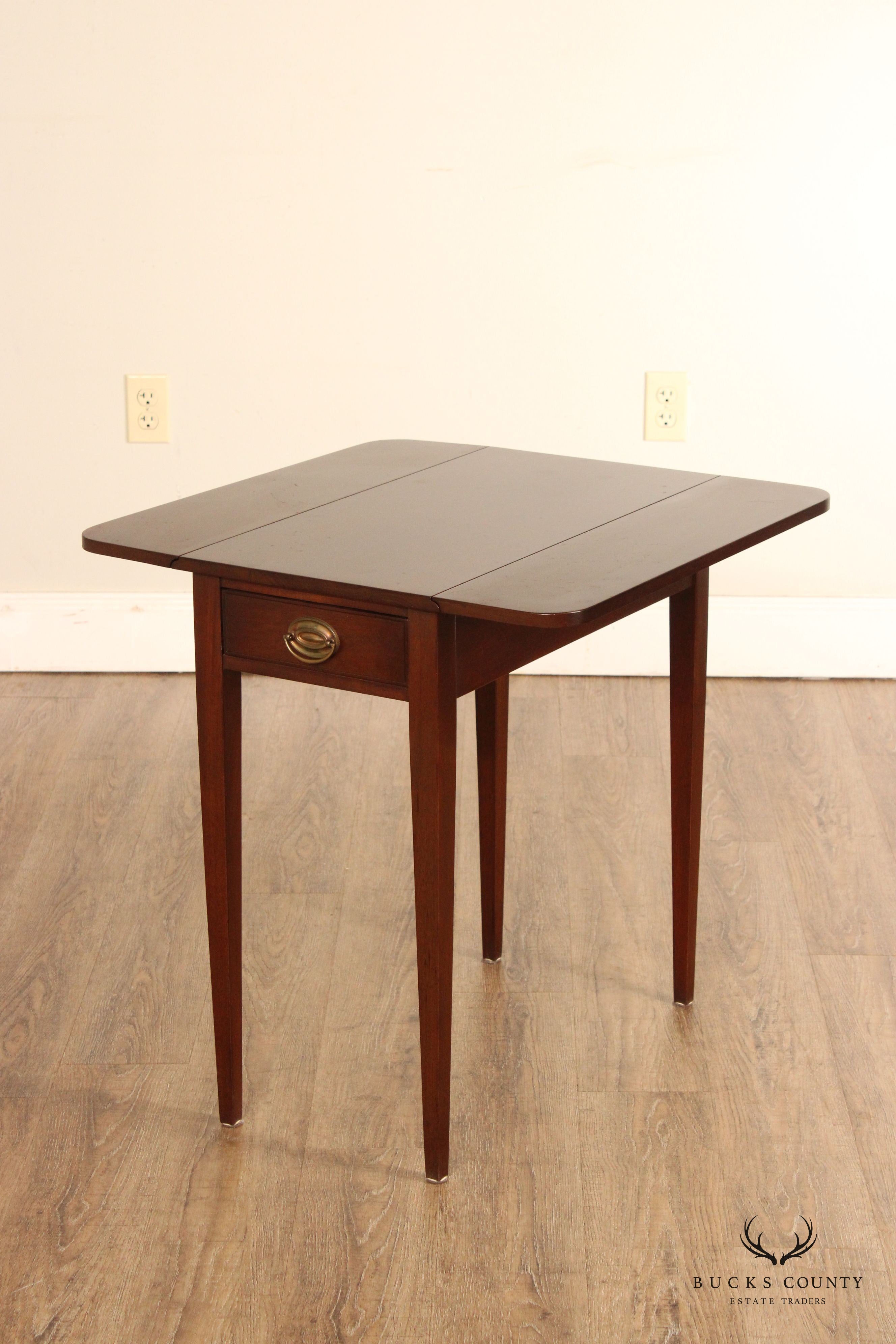 Pennsylvania House Hepplewhite Style Mahogany Drop-Leaf Pembroke Table