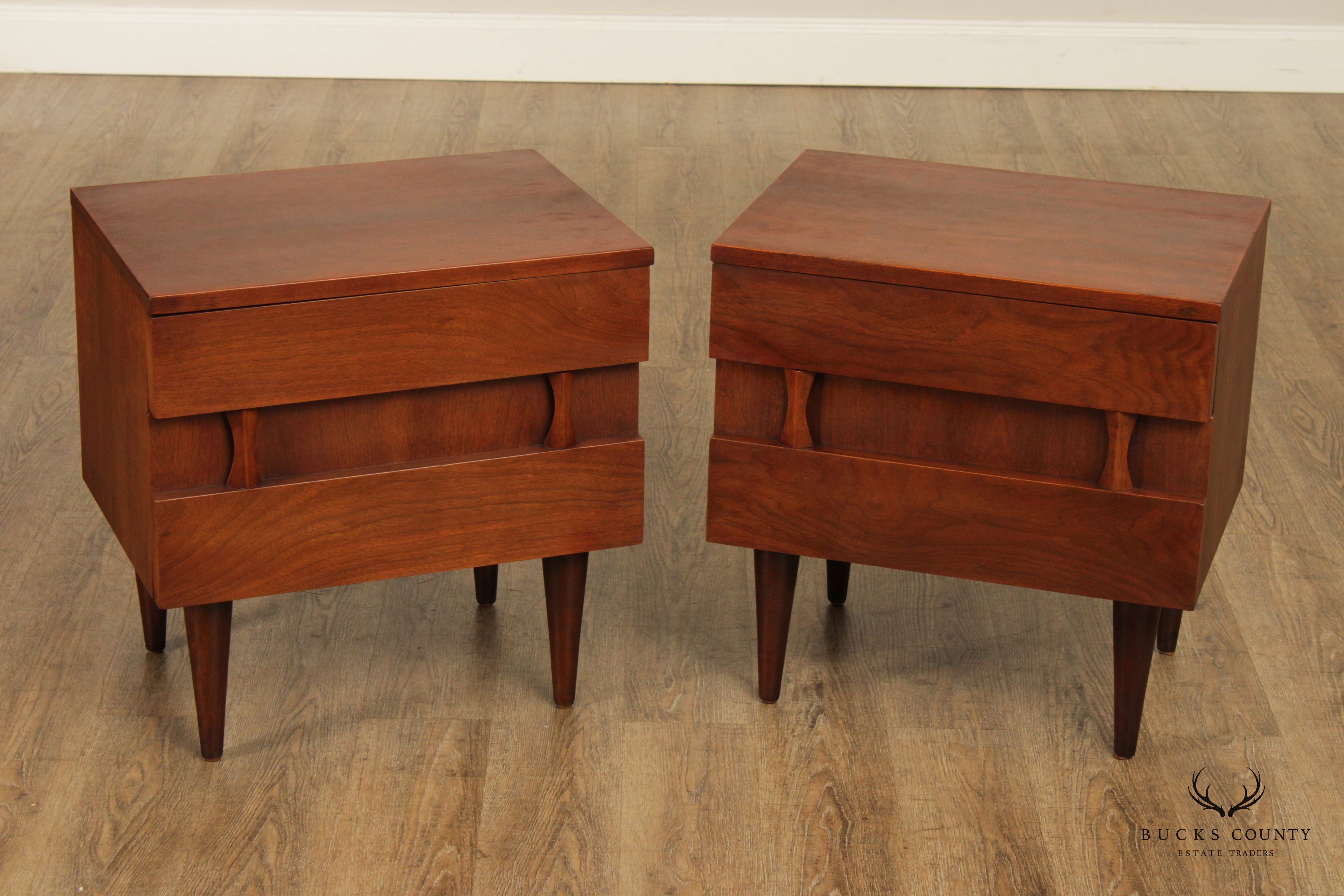 American of Martinsville Mid Century Modern Pair Walnut Nightstands