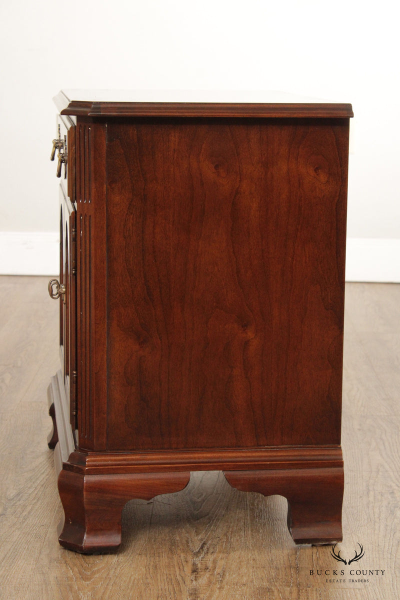 Drexel Heritage Chippendale Style Pair of Vintage Cherry Bedside Cabinet Nightstands