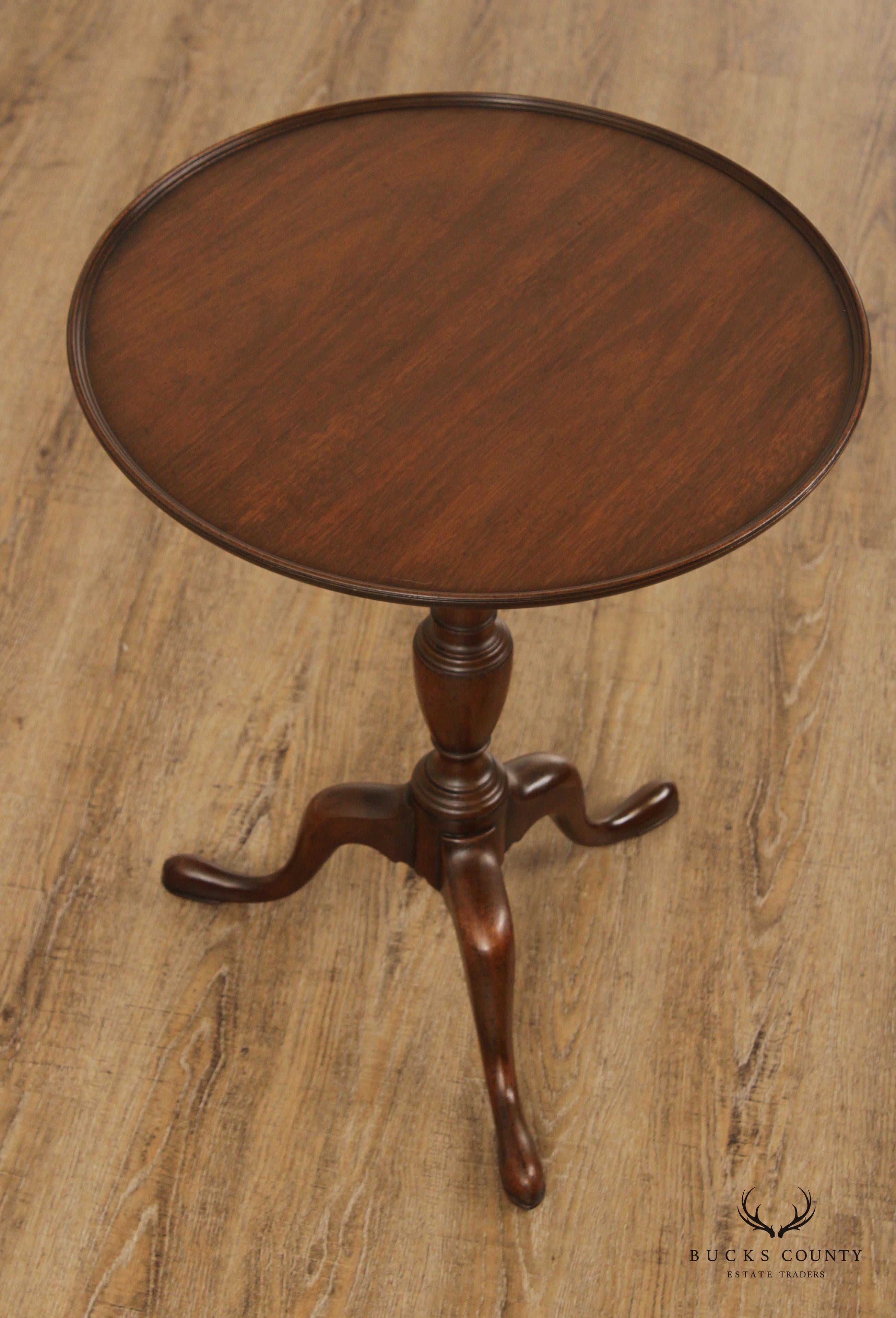 Kittinger Colonial Williamsburg Adaptation Mahogany Tilt-Top Tea Table