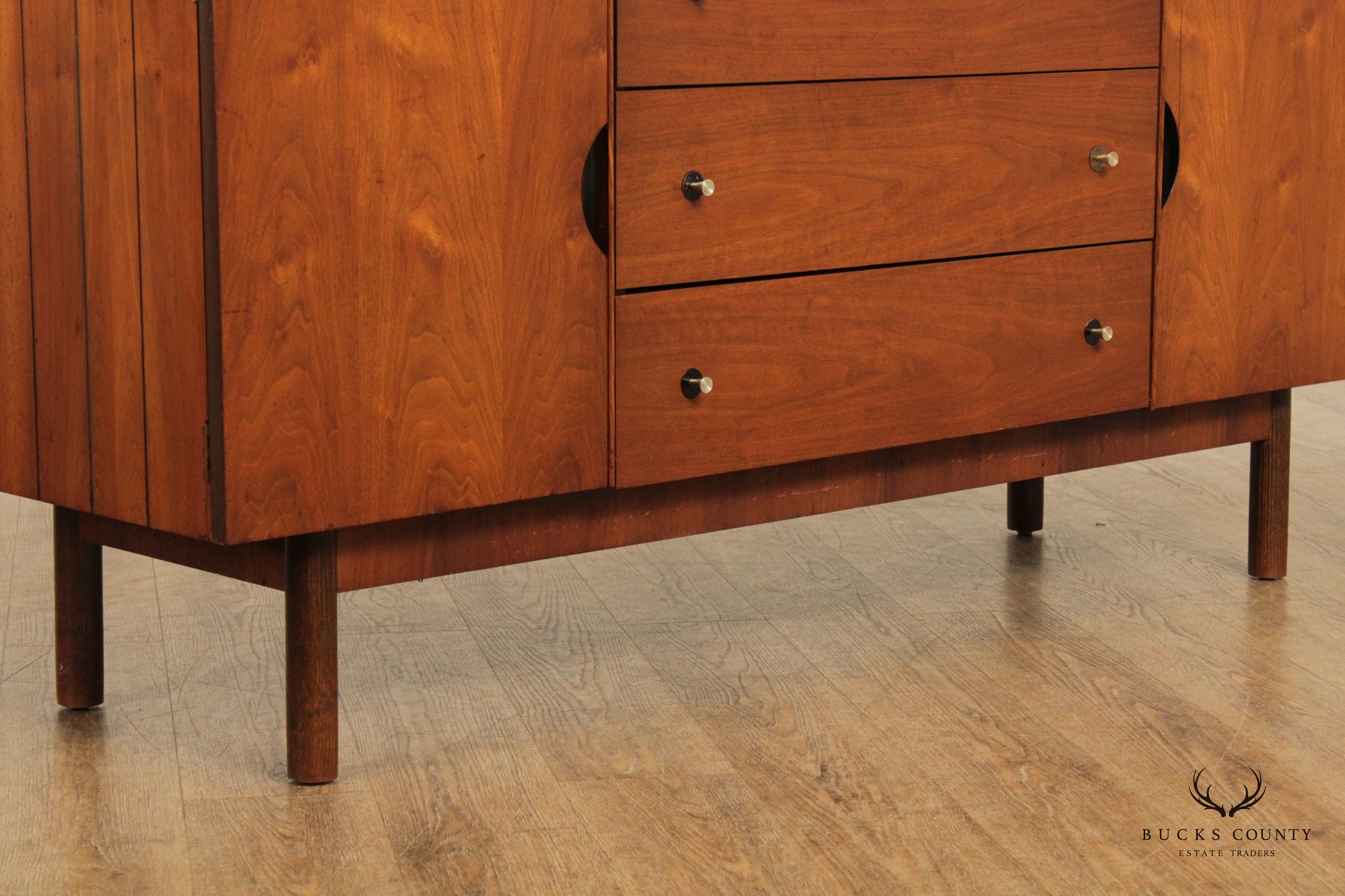 Stanley Furniture Mid Century Modern Walnut Sideboard