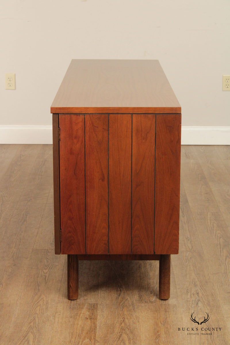 Stanley Furniture Mid Century Modern Walnut Sideboard