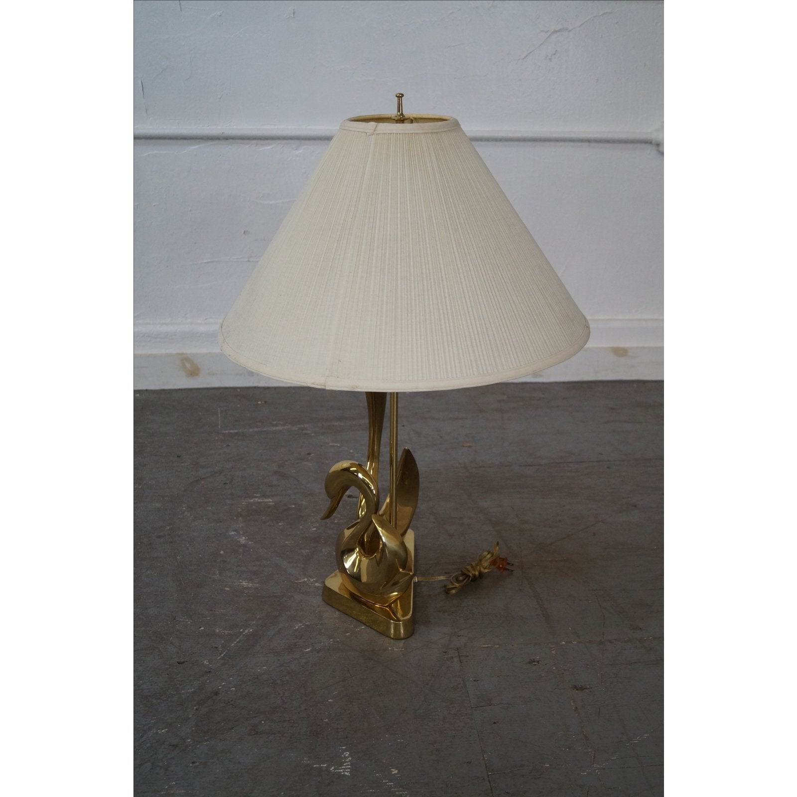 Vintage Italian Brass Swan Elegant Table Lamp