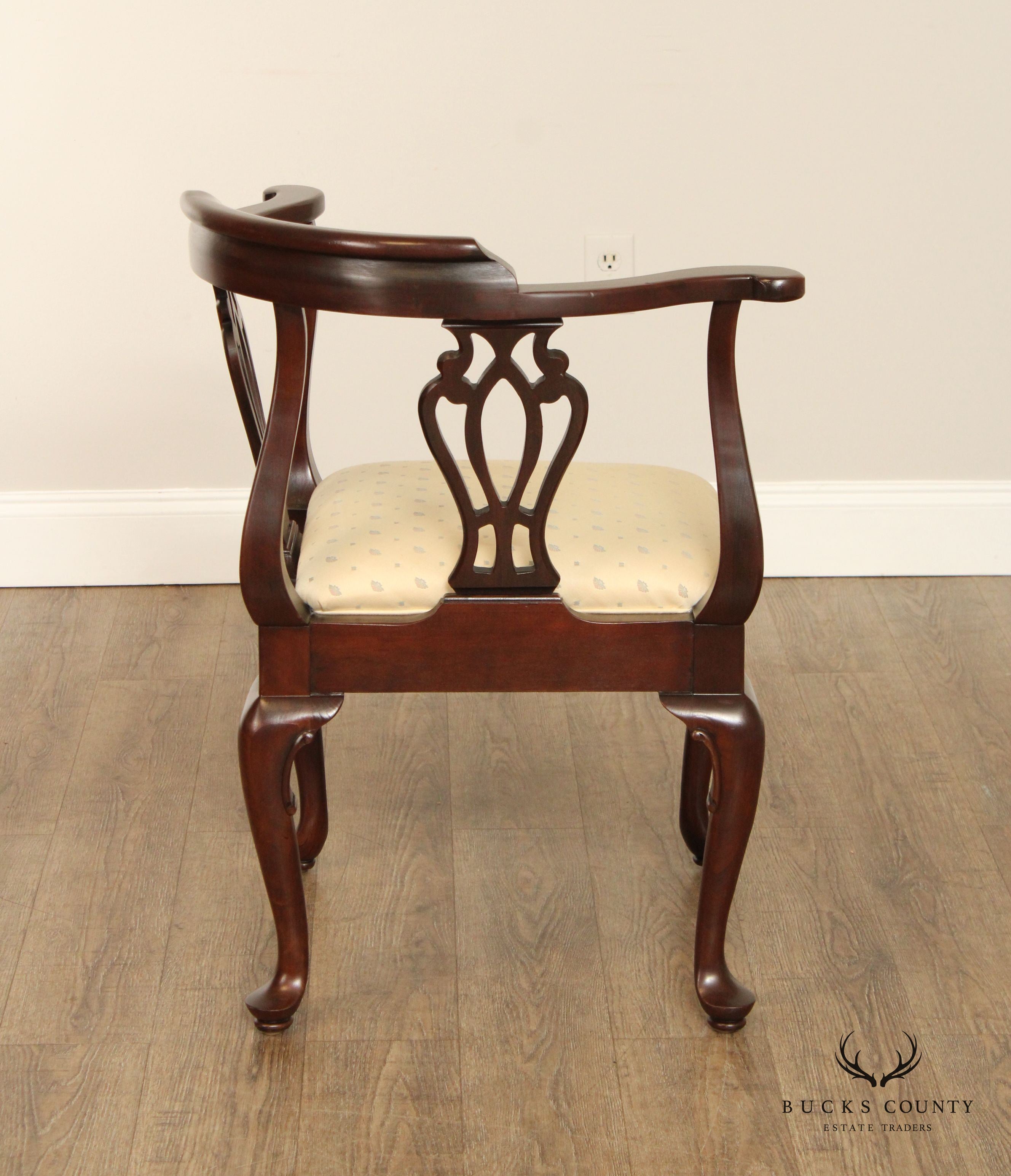 Ethan Allen Georgian Court Chippendale Style Corner Arm Chair