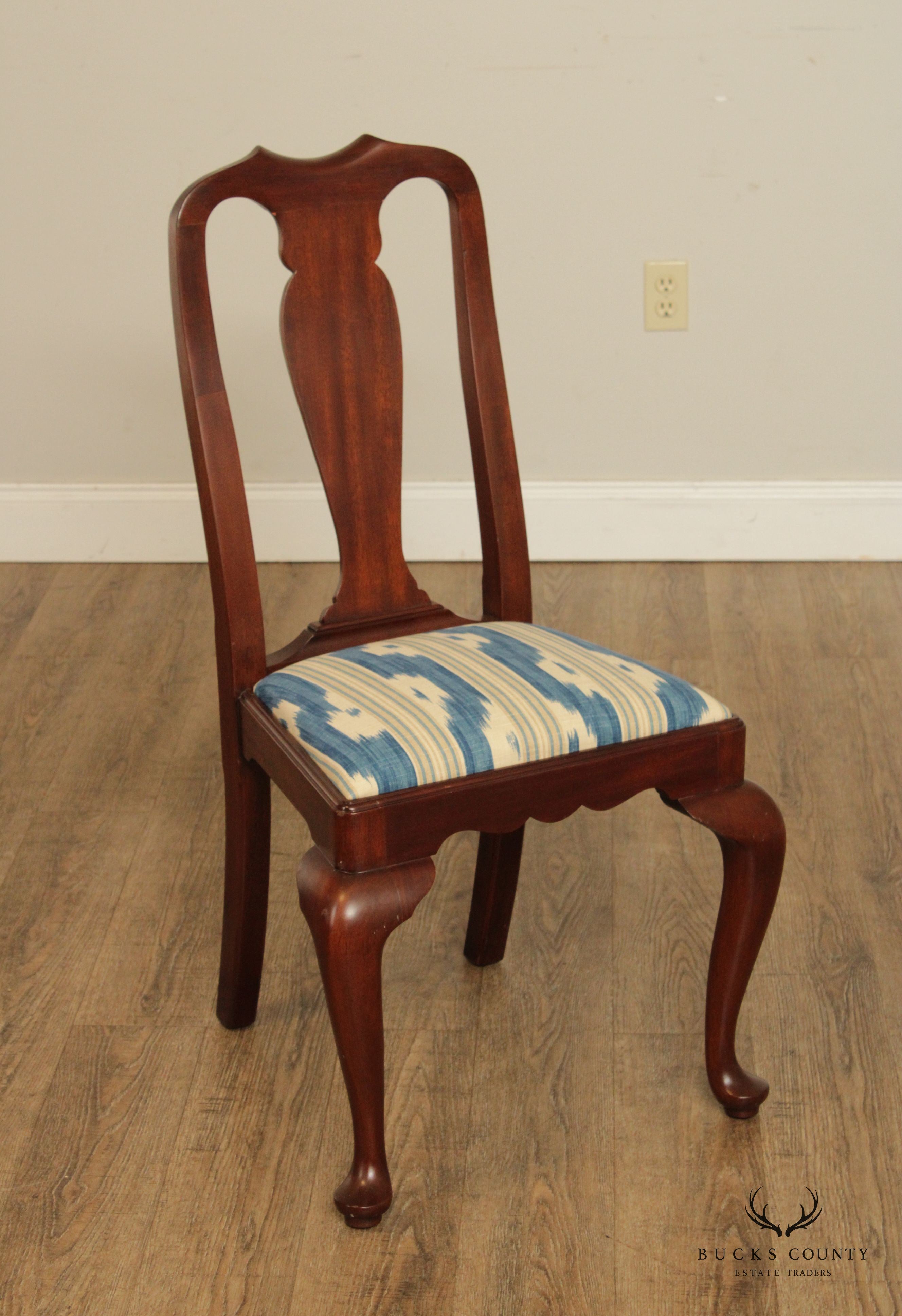 Henkel Harris Queen Anne Style Mahogany Dining Side Chair