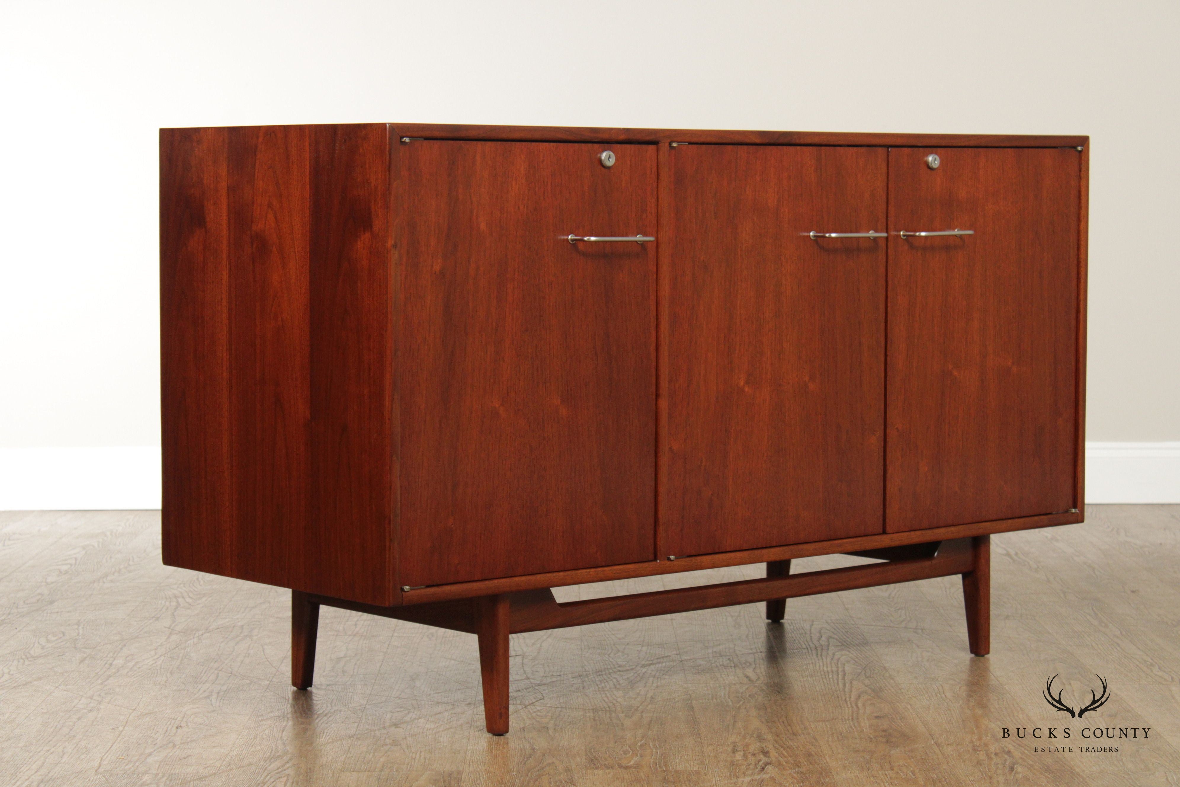 Jens Risom Mid century Modern Walnut Credenza Sideboard