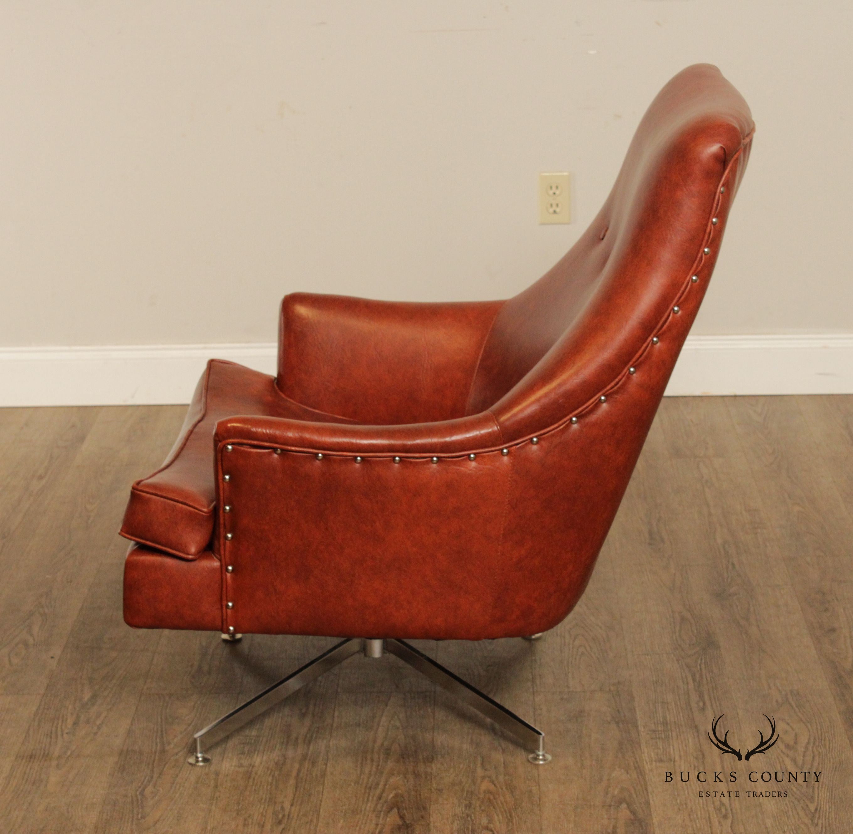 Mid Century Modern Swivel Lounge Chair