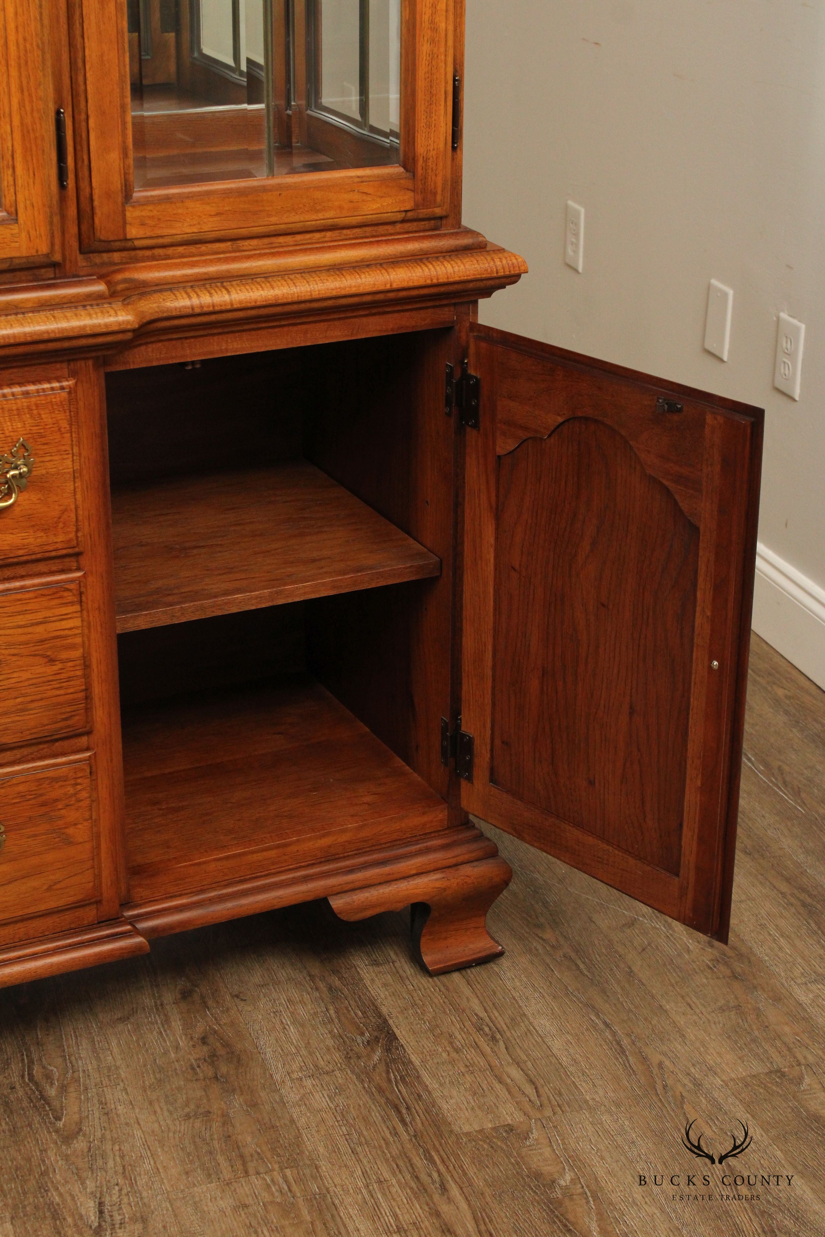 Thomasville Fisher Park Oak Vintage China Cabinet