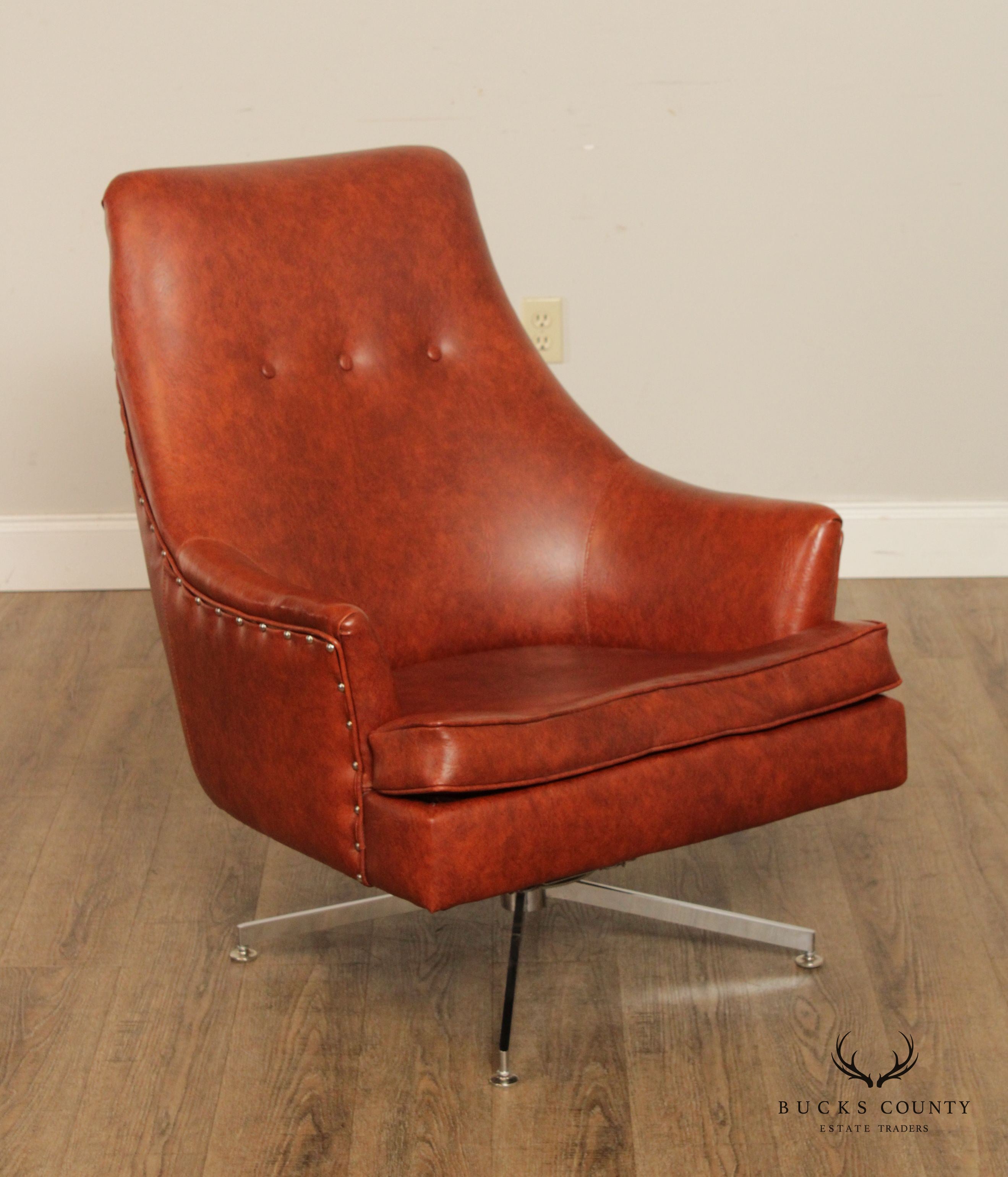 Mid Century Modern Swivel Lounge Chair