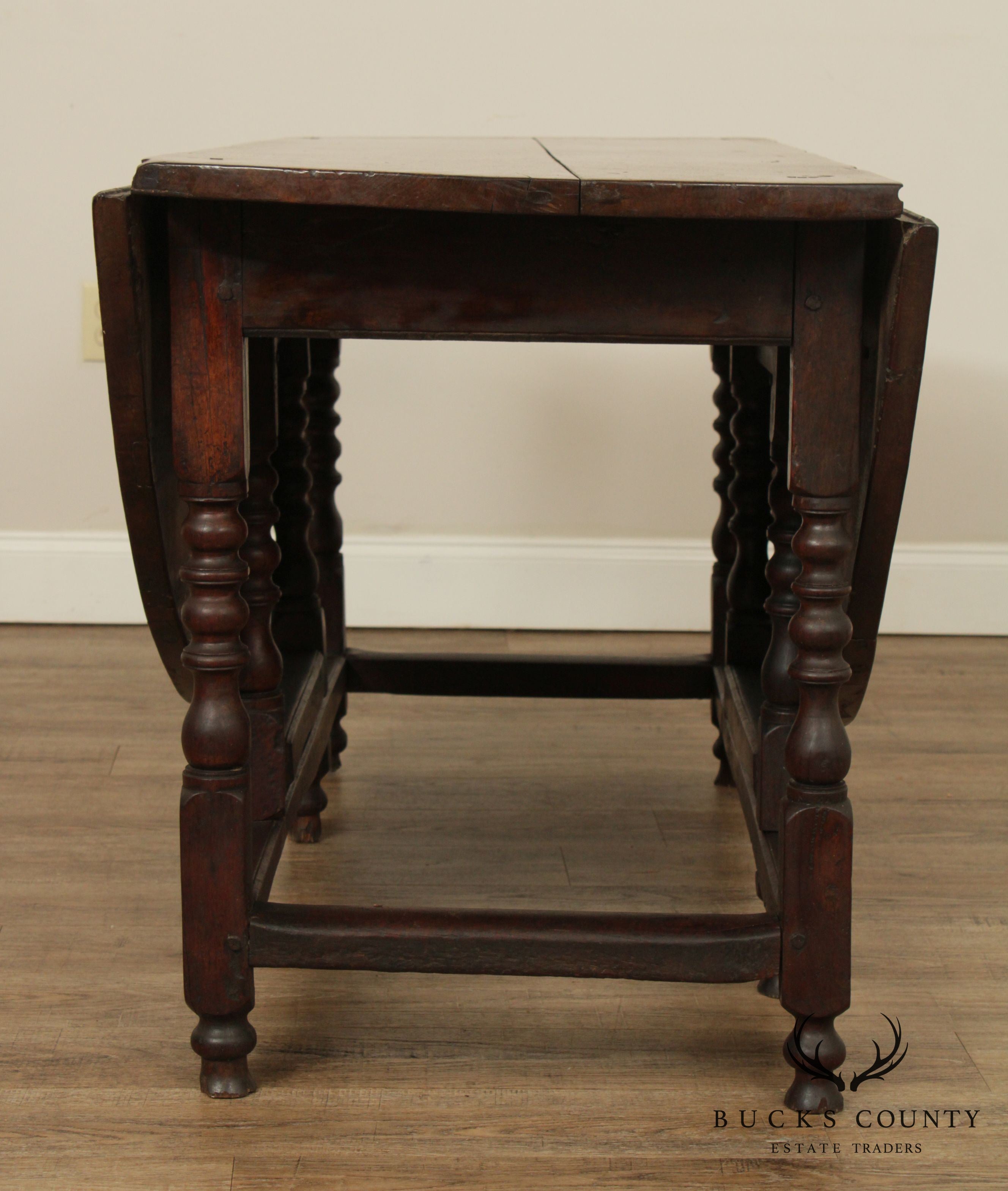 Antique 18th Century English Walnut Drop Leaf Table