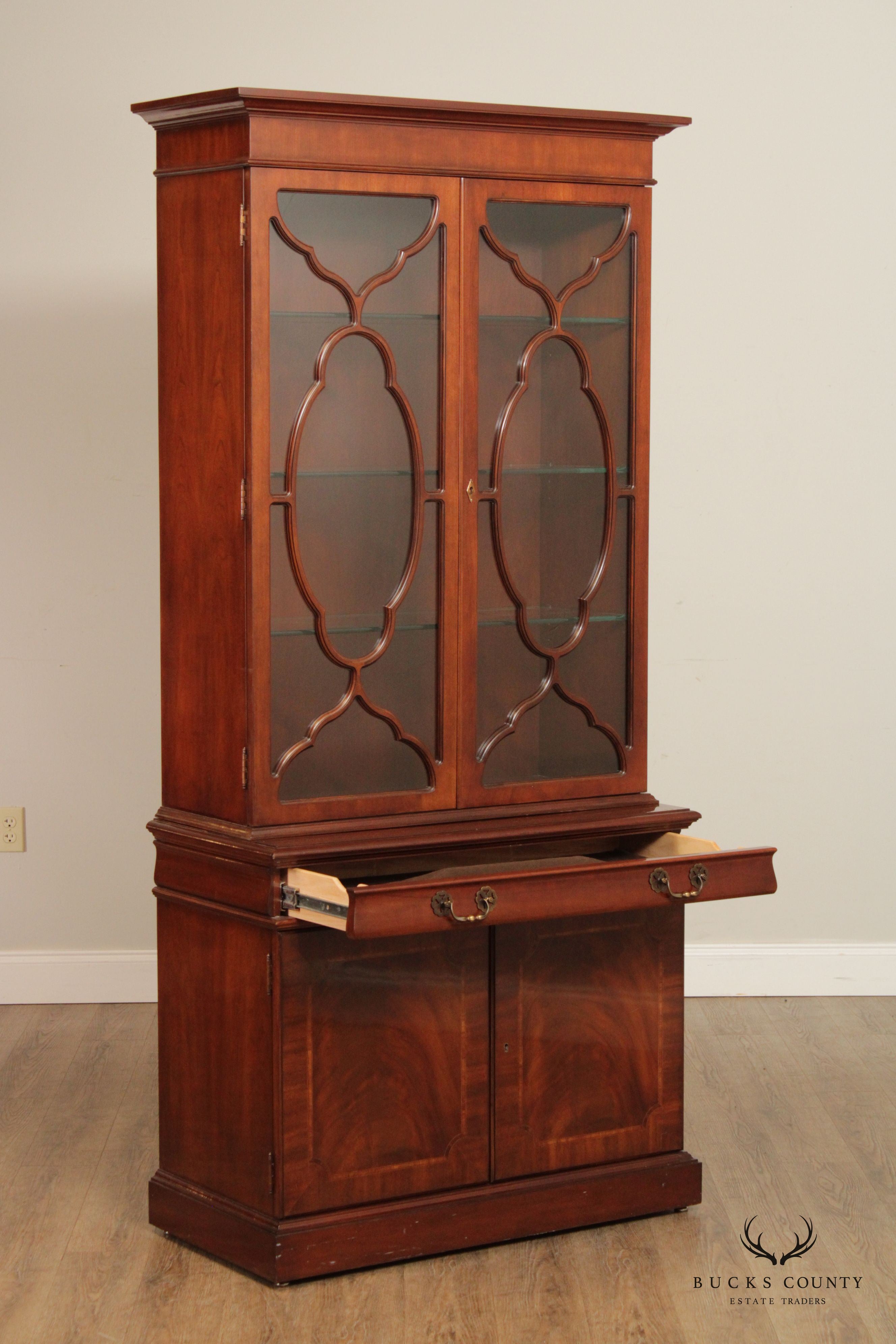 Karges Georgian Style Mahogany Illuminated China Cabinet