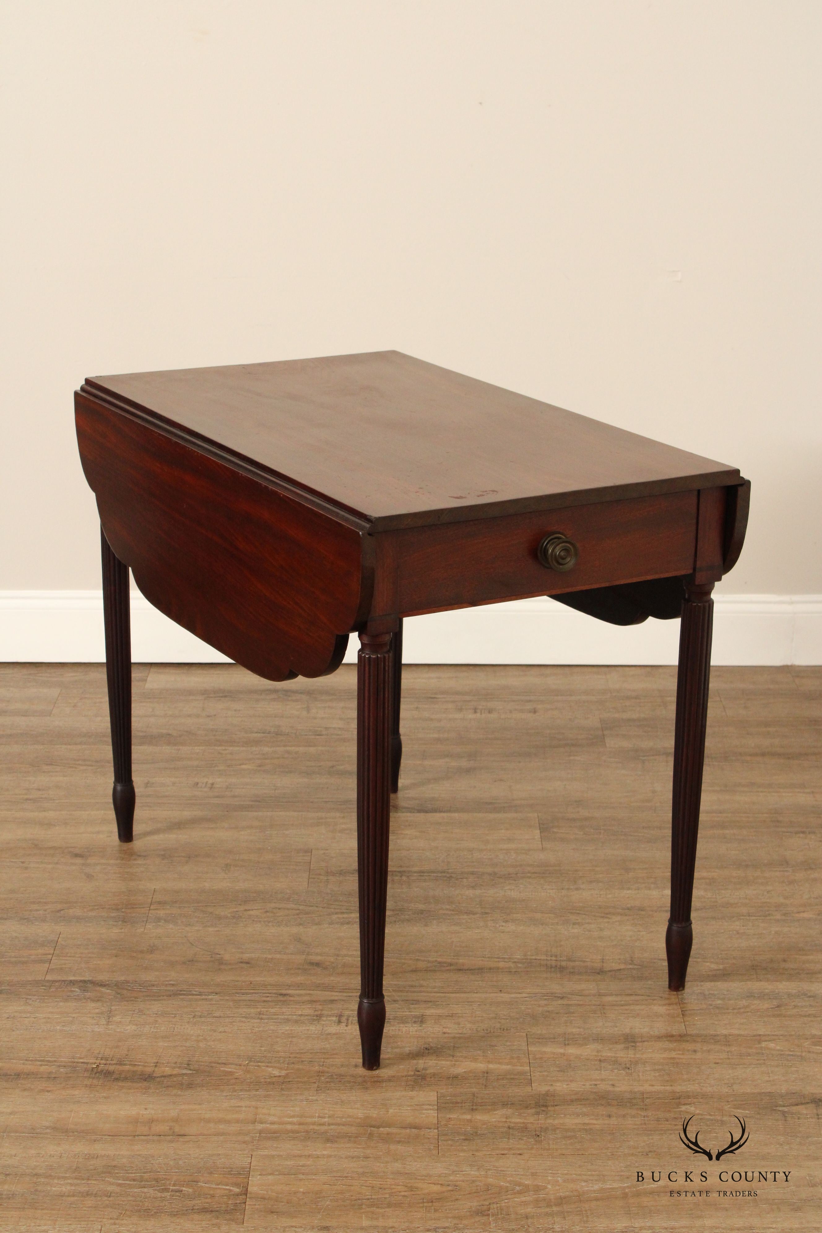 Antique American Federal Period Mahogany Pembroke Side Table