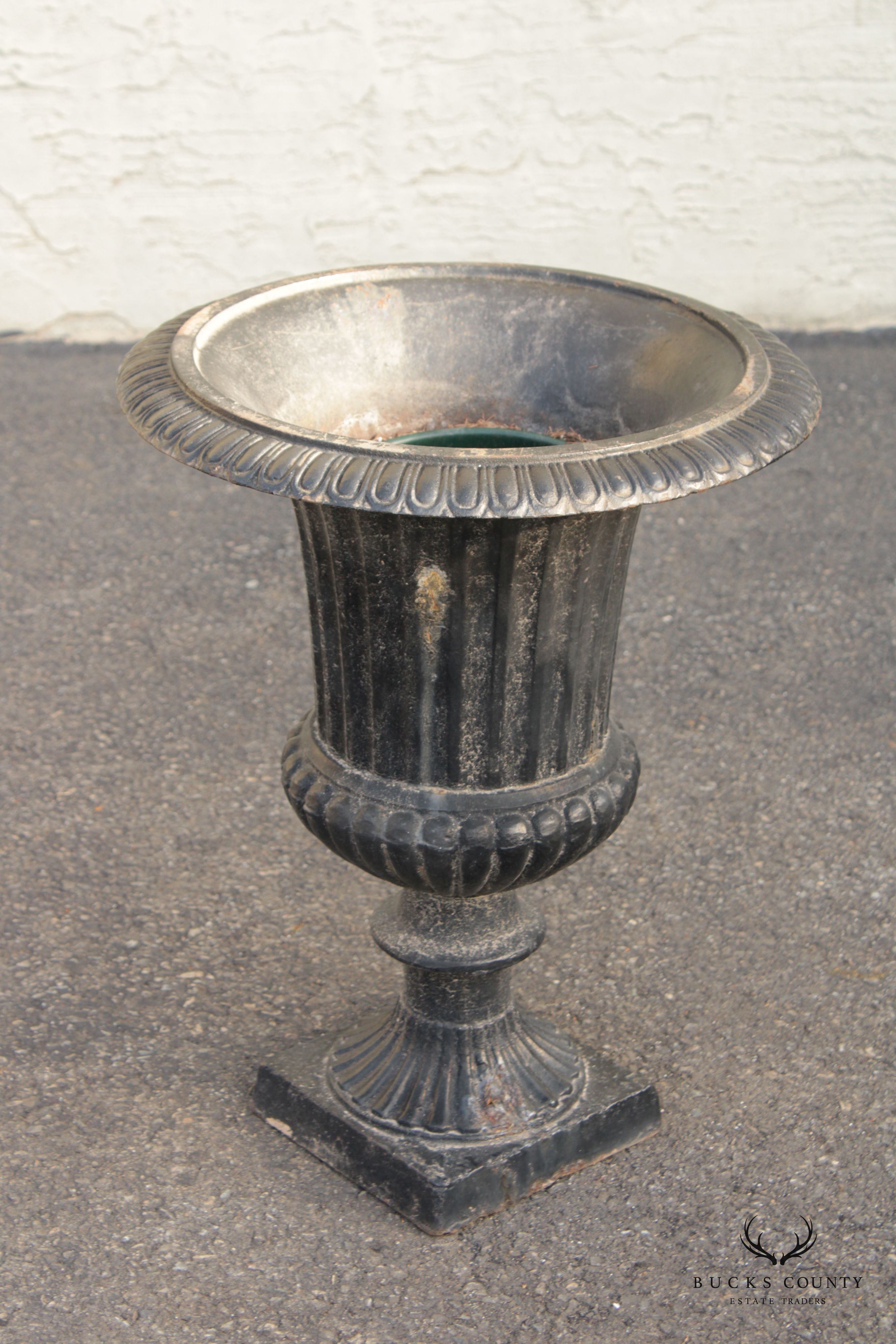 Vintage Classical Style Cast Iron Garden Urn Planter