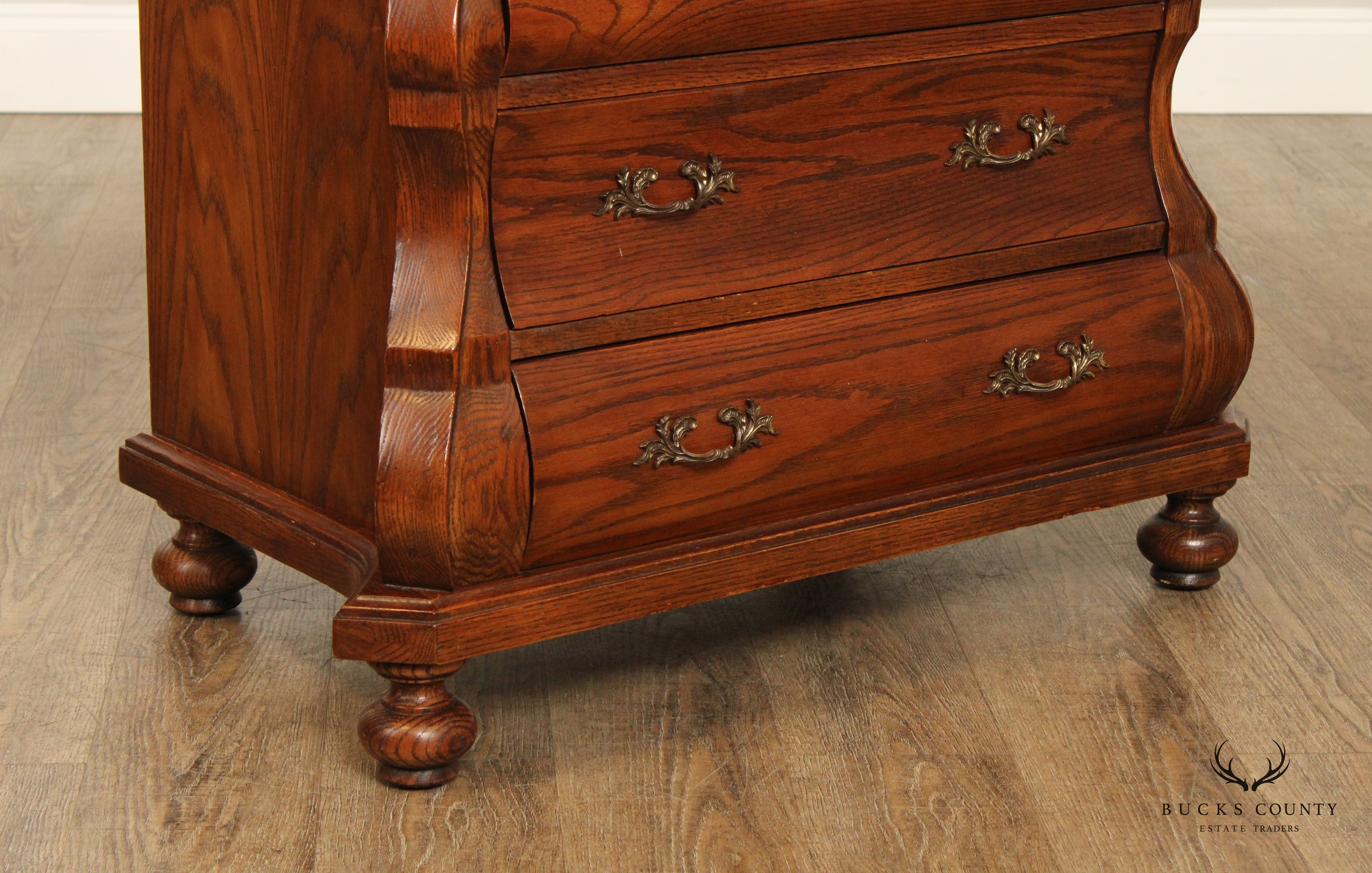 HEKMAN BAROQUE STYLE PAIR OF OAK BOMBE CHEST NIGHTSTANDS