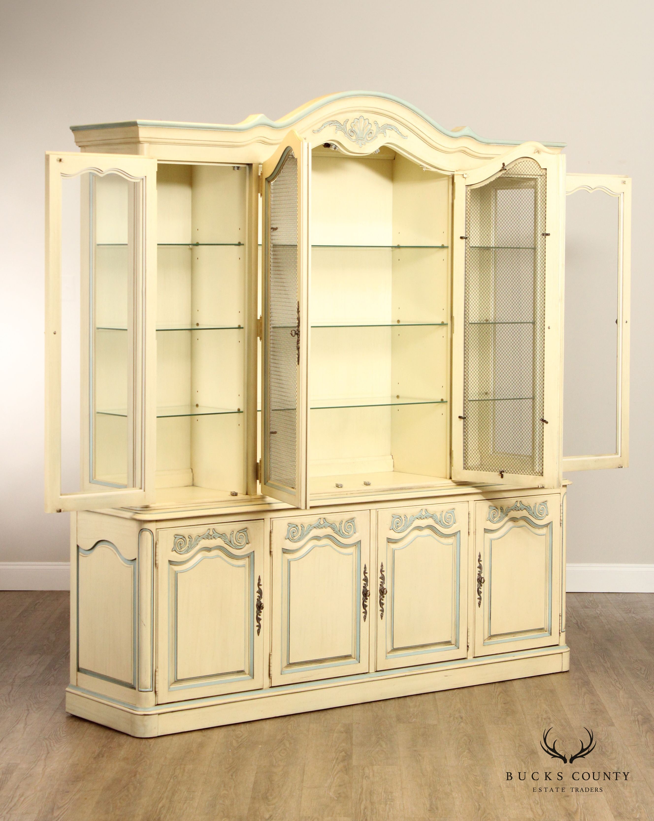 FRENCH COUNTRY STYLE VINTAGE PAINTED CHINA CABINET