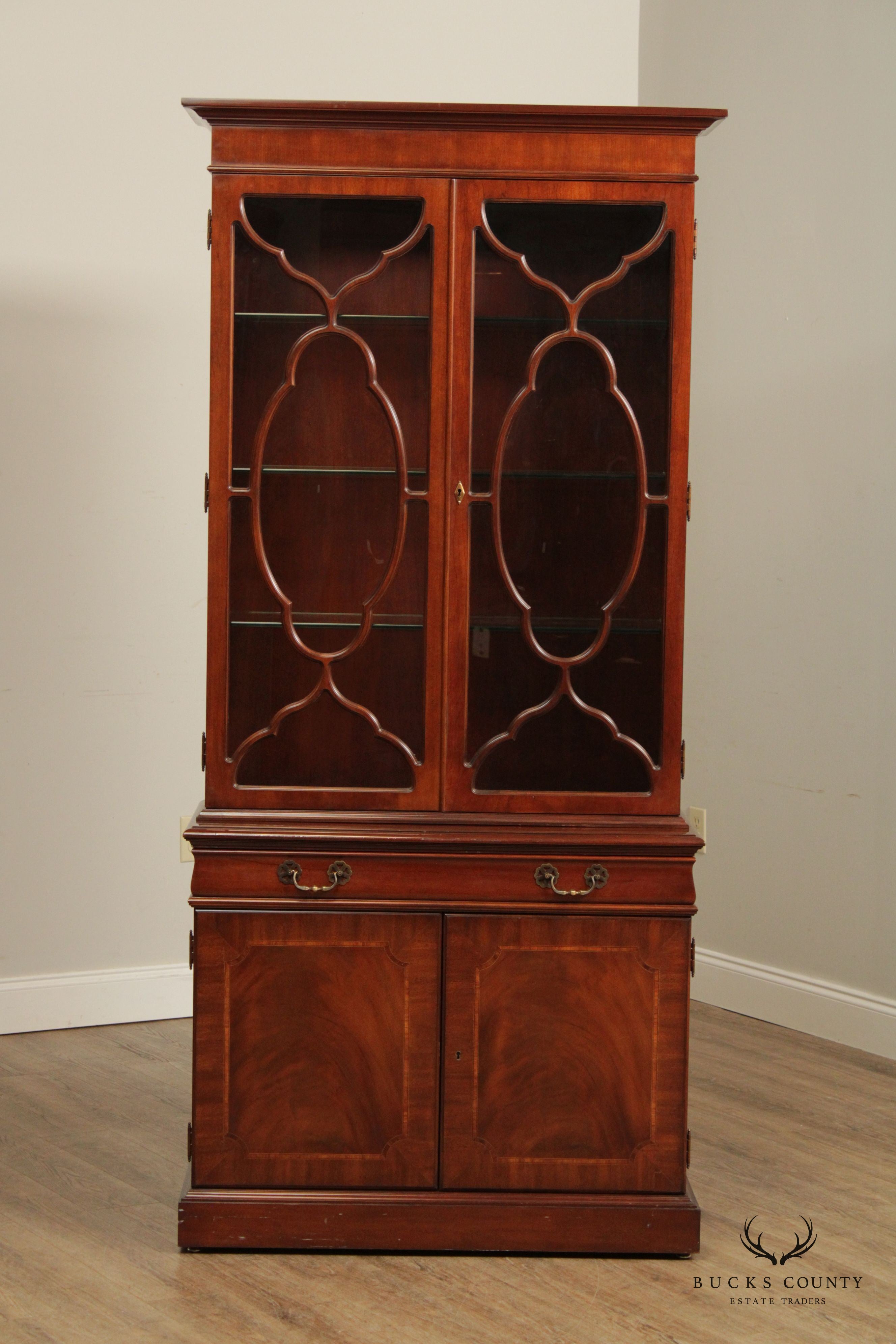 Karges Georgian Style Mahogany Illuminated China Cabinet