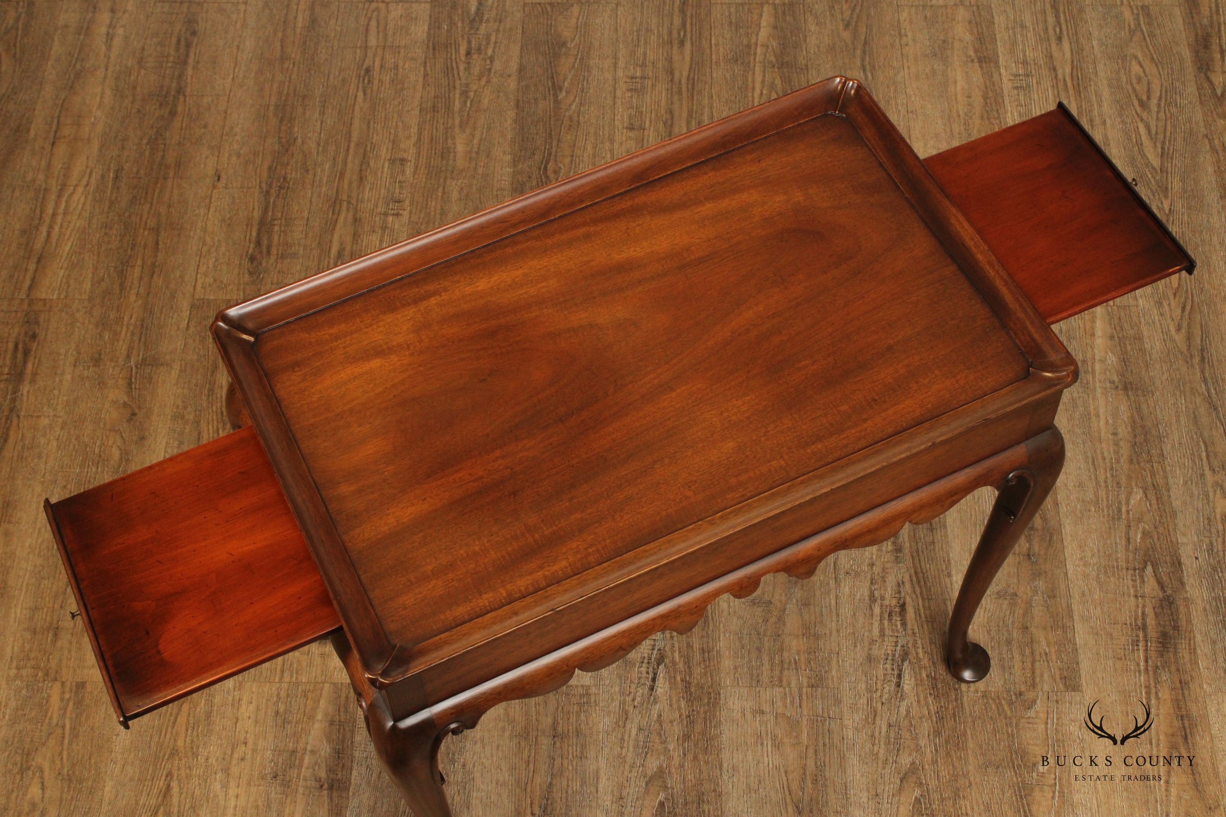 Kittinger Williamsburg Restoration Queen Anne Mahogany Tea Table