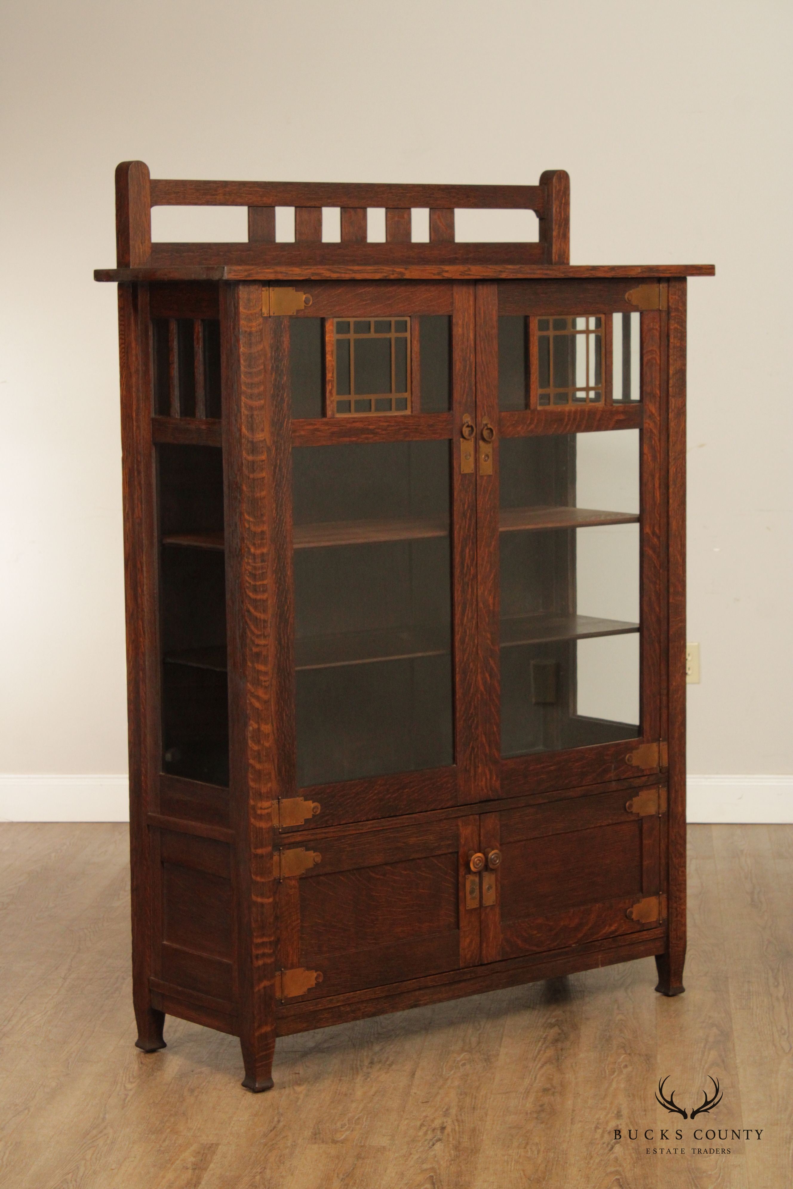 Stickley Brothers Antique Arts & Crafts Mission Oak Display China Cabinet