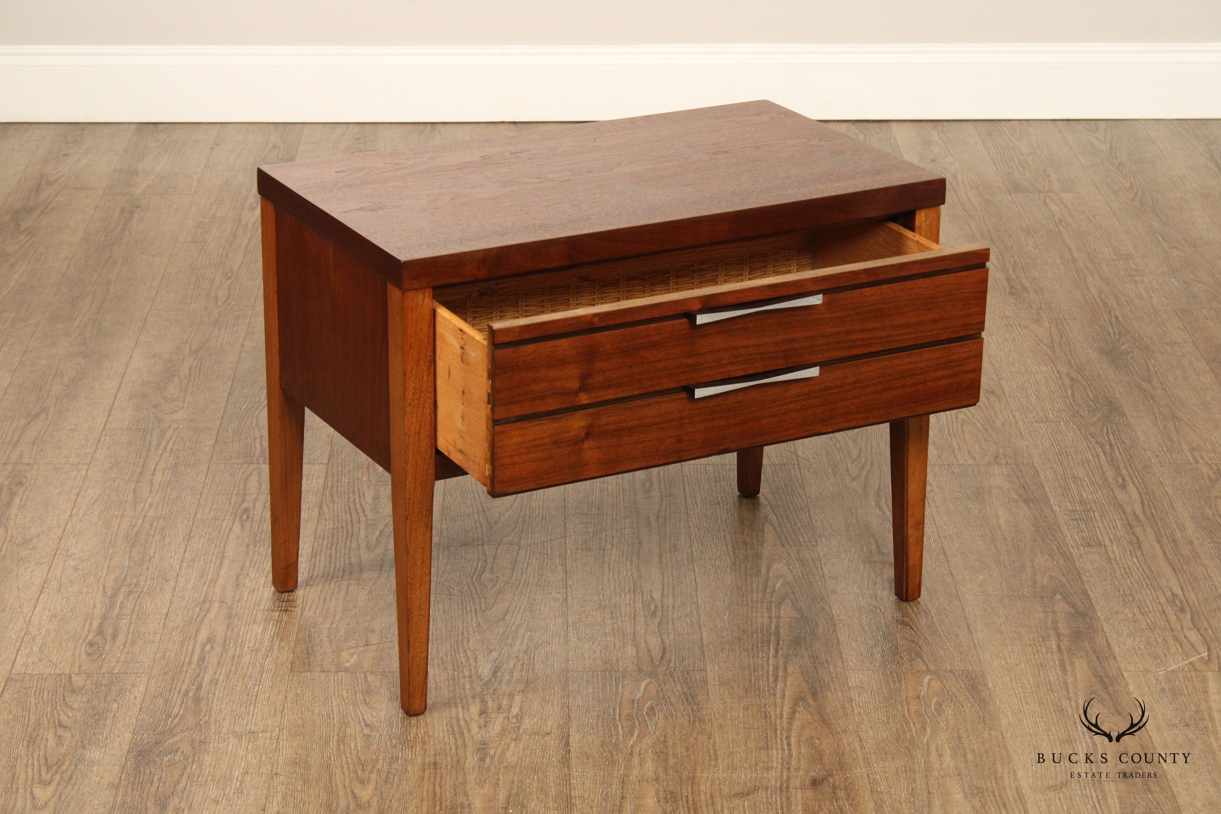 Lane 'Tuxedo' Mid Century Modern Walnut Nightstand