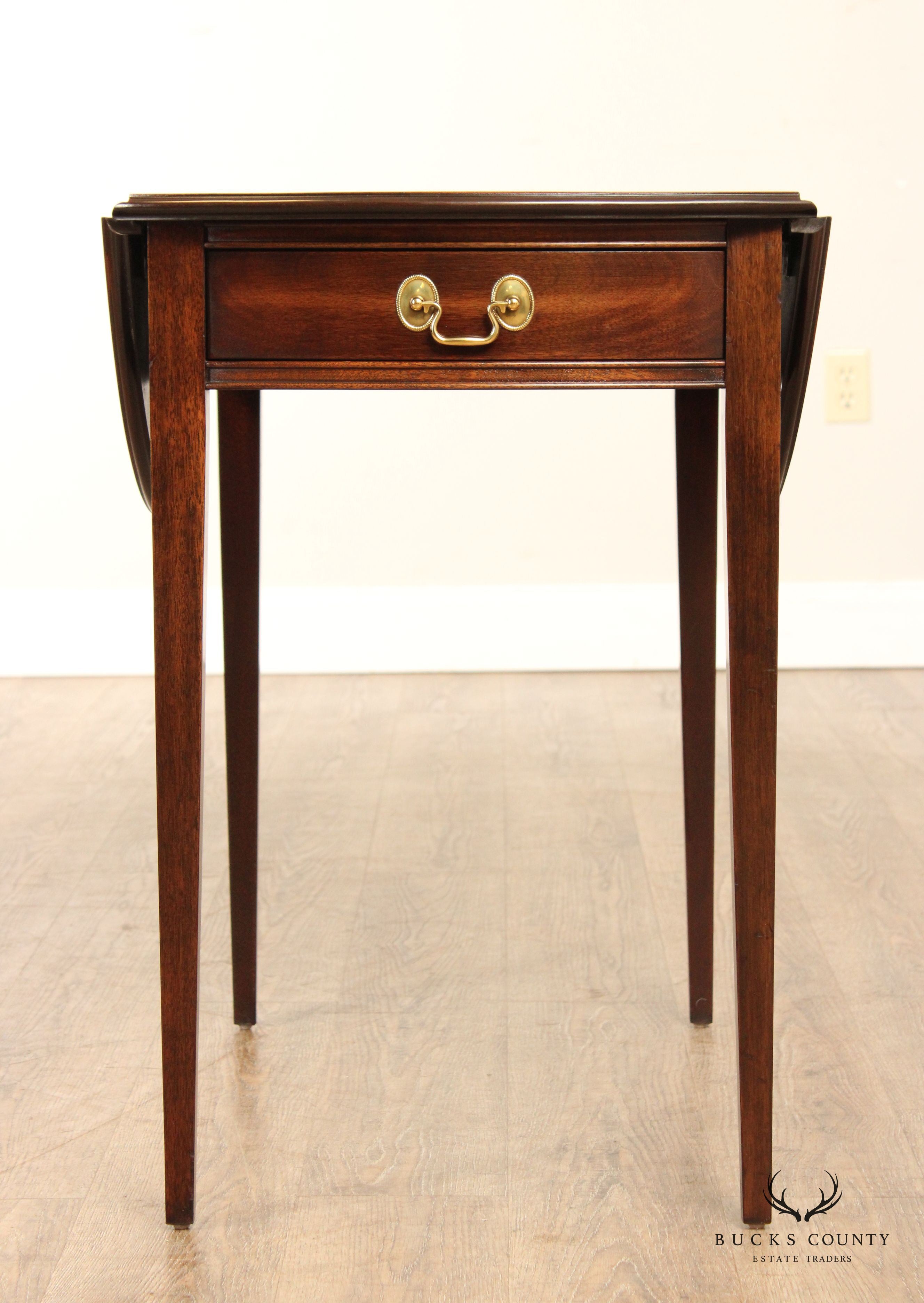 Stickley Hepplewhite Style Mahogany Drop Leaf Pembroke Table