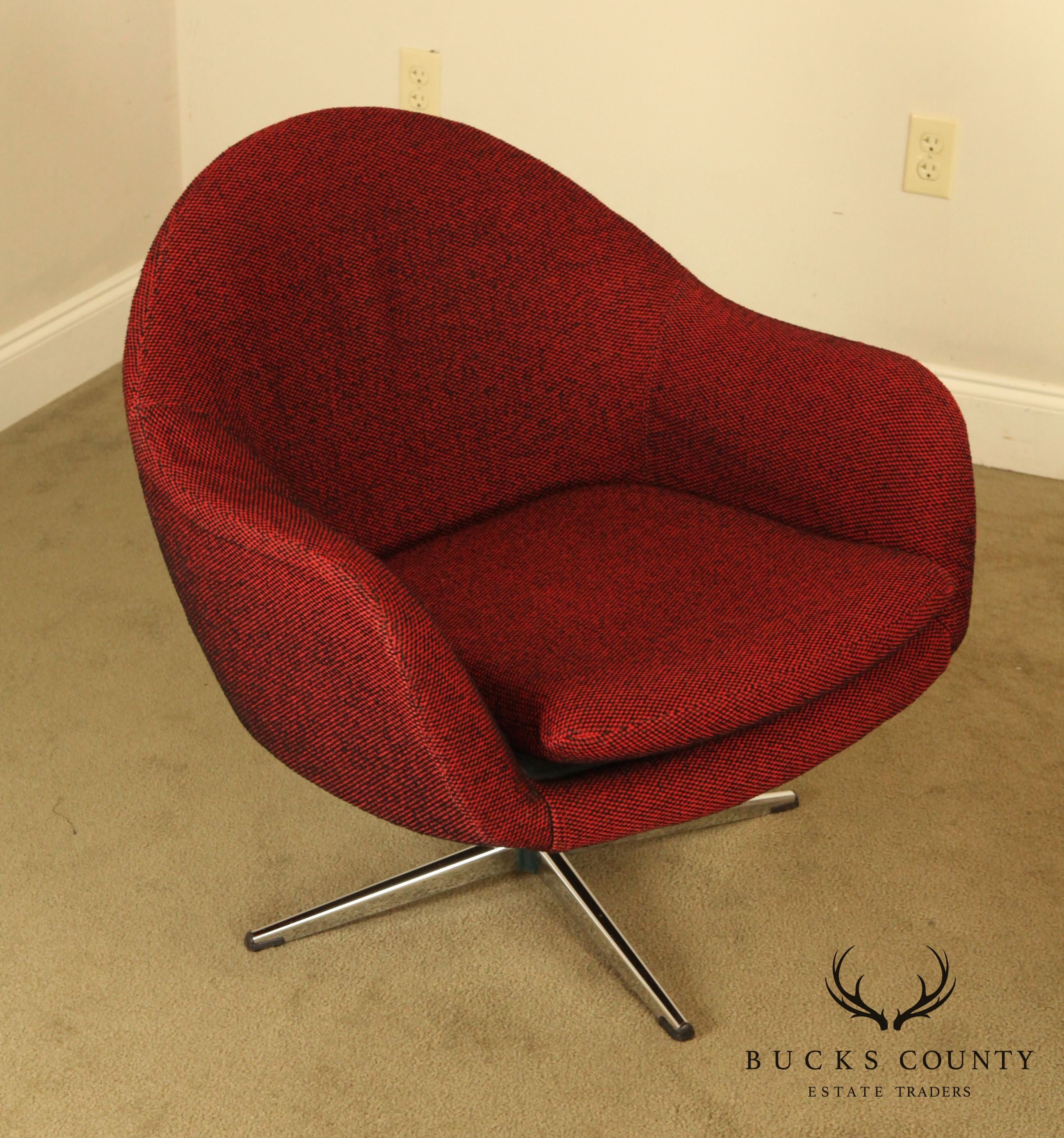 Overman Mid Century Modern Pair Swivel Lounge Chairs