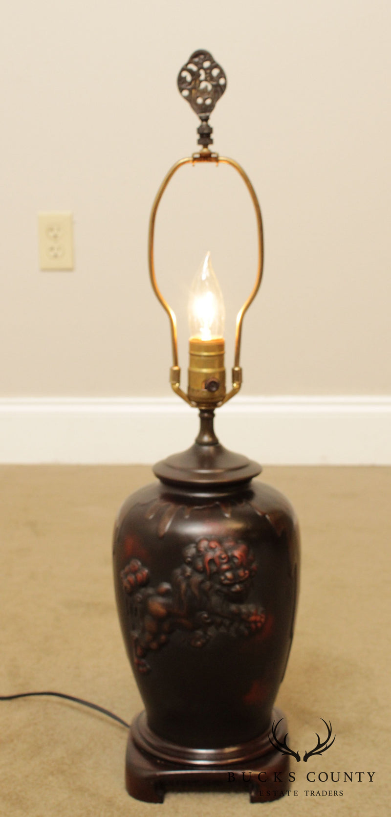 Quality Bronze Asian Style Table Lamp with Foo Dog