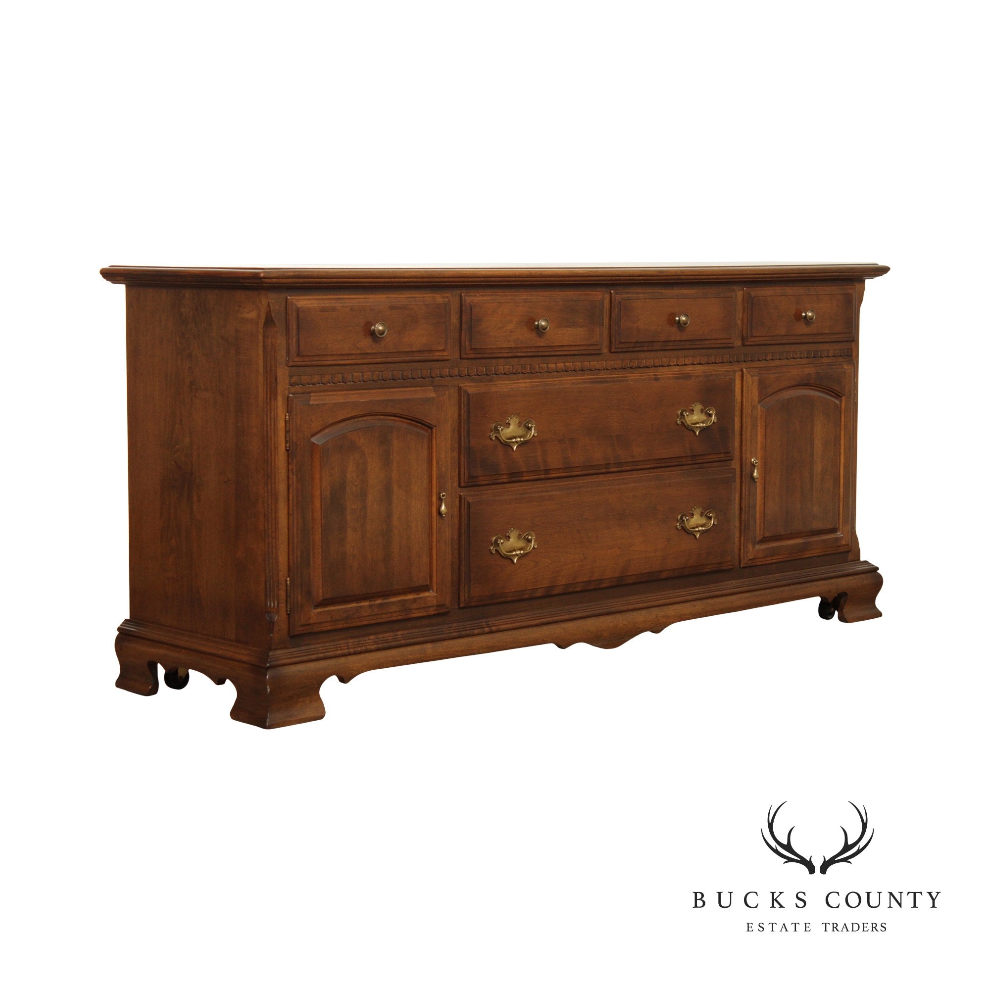 Ethan Allen 'Classic Manor' Maple Triple Dresser