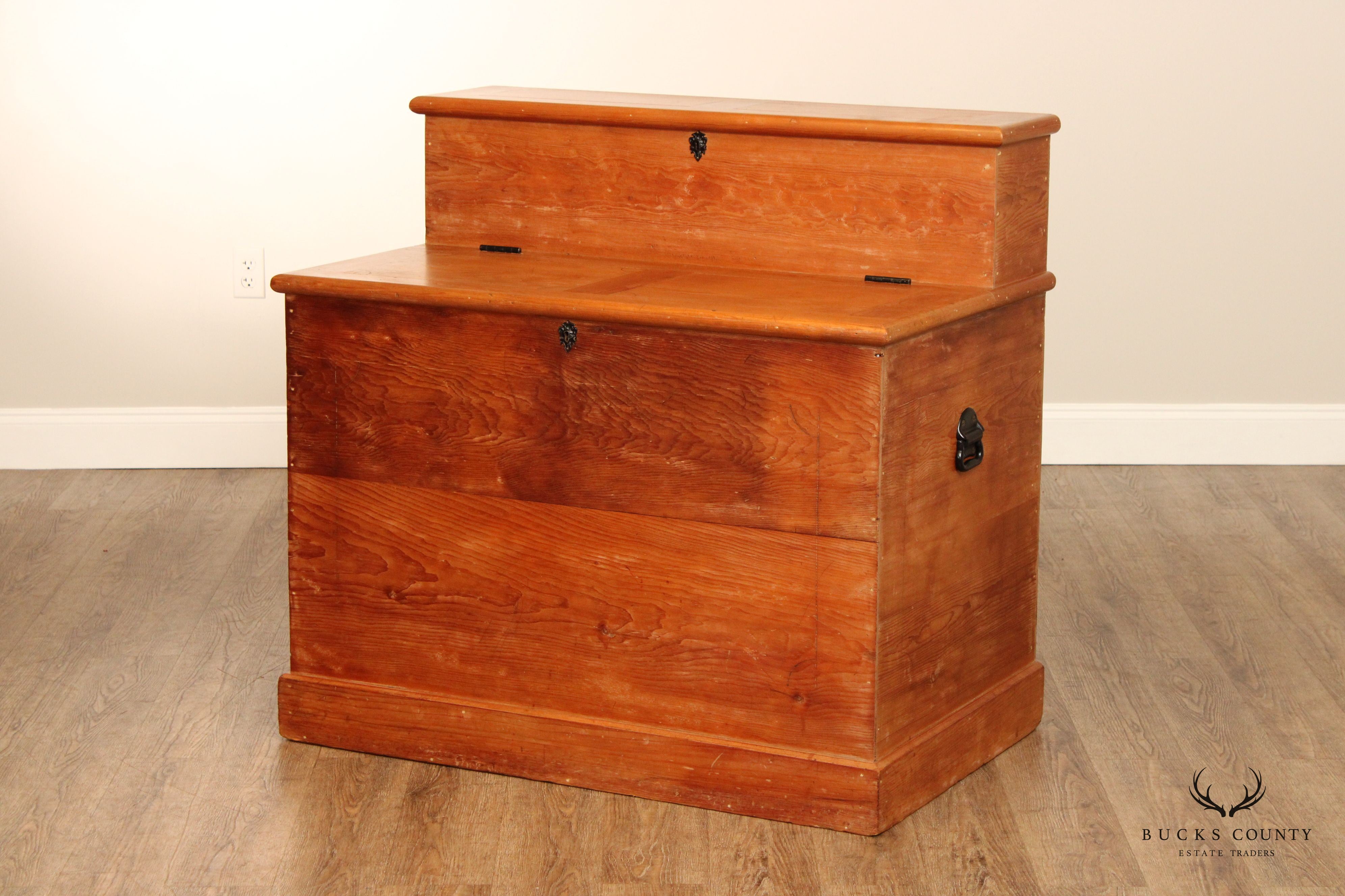 Moth Proof Chest Co. Cedar Lined Blanket or Storage Chest