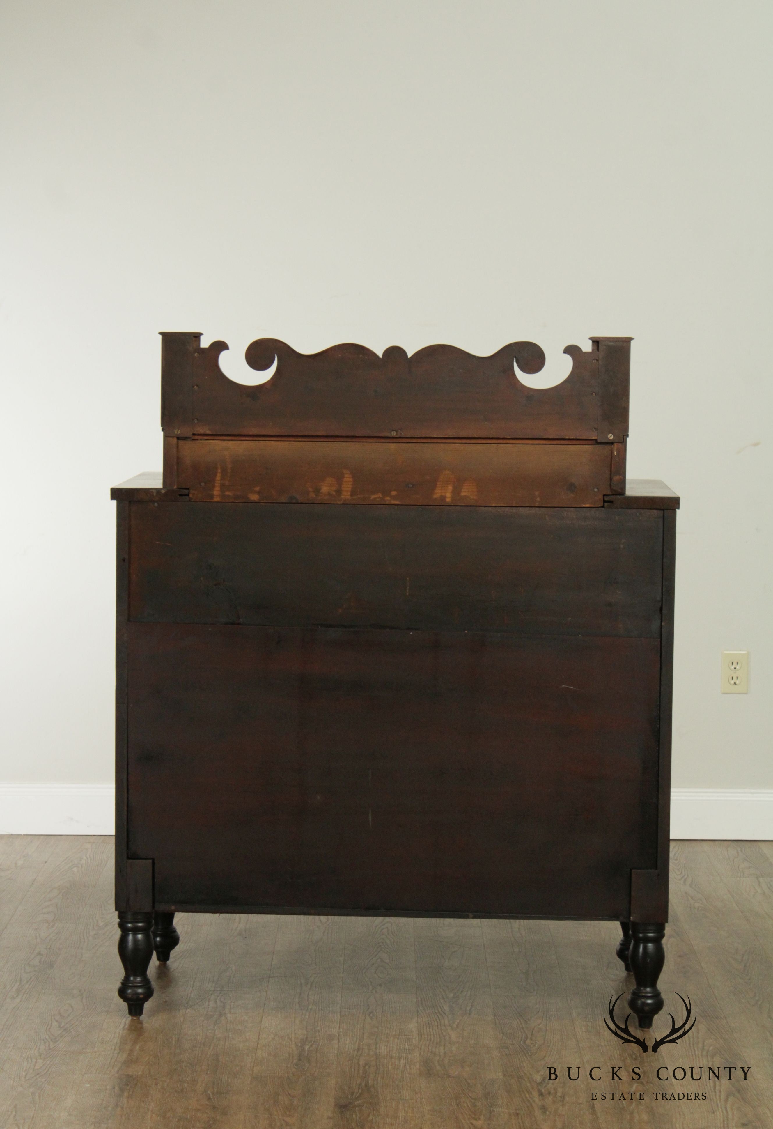 Antique American Federal Mahogany Chest of Drawers