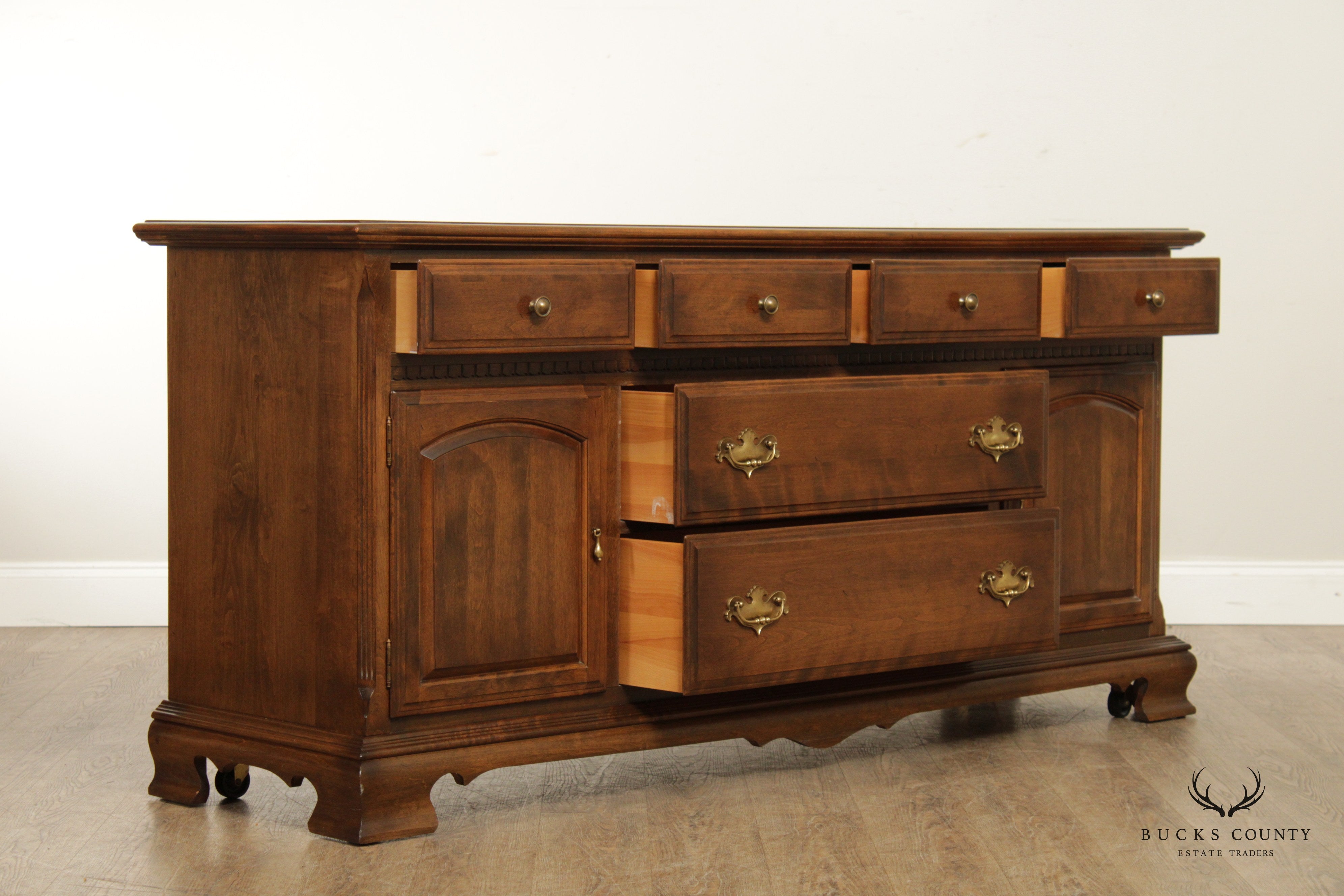 Ethan Allen 'Classic Manor' Maple Triple Dresser