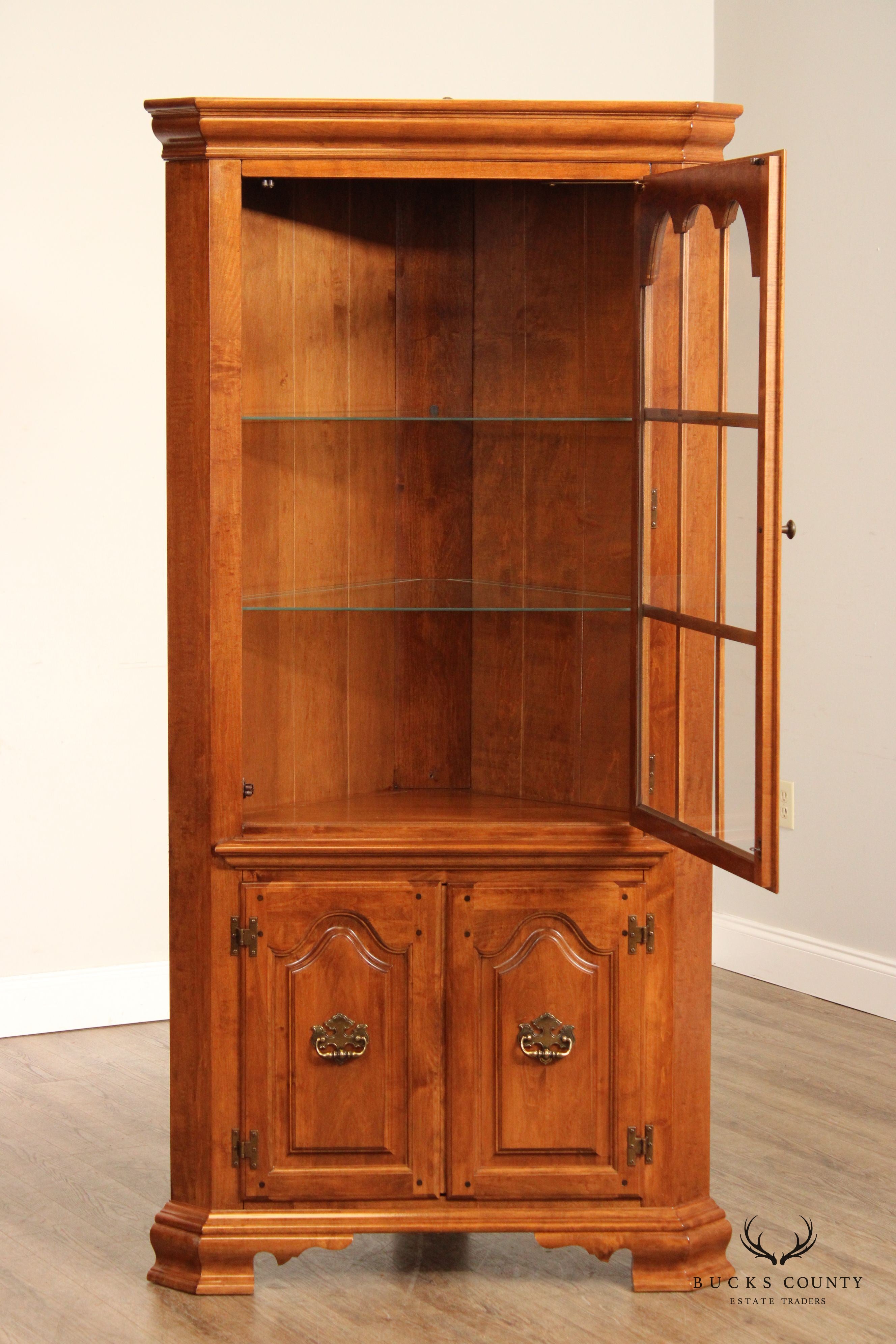 Temple Stuart Chippendale Style Maple Corner Cabinet