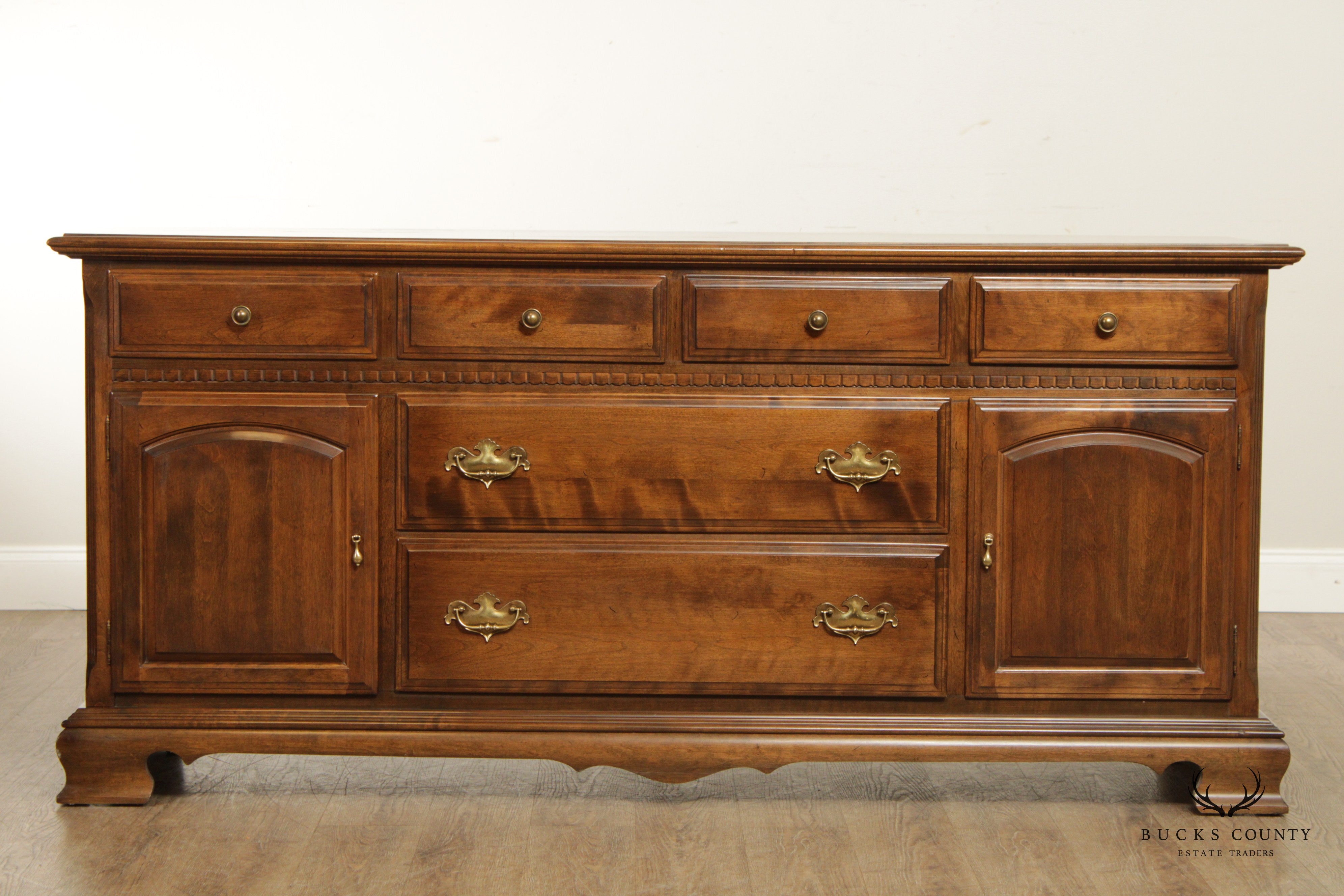 Ethan Allen 'Classic Manor' Maple Triple Dresser