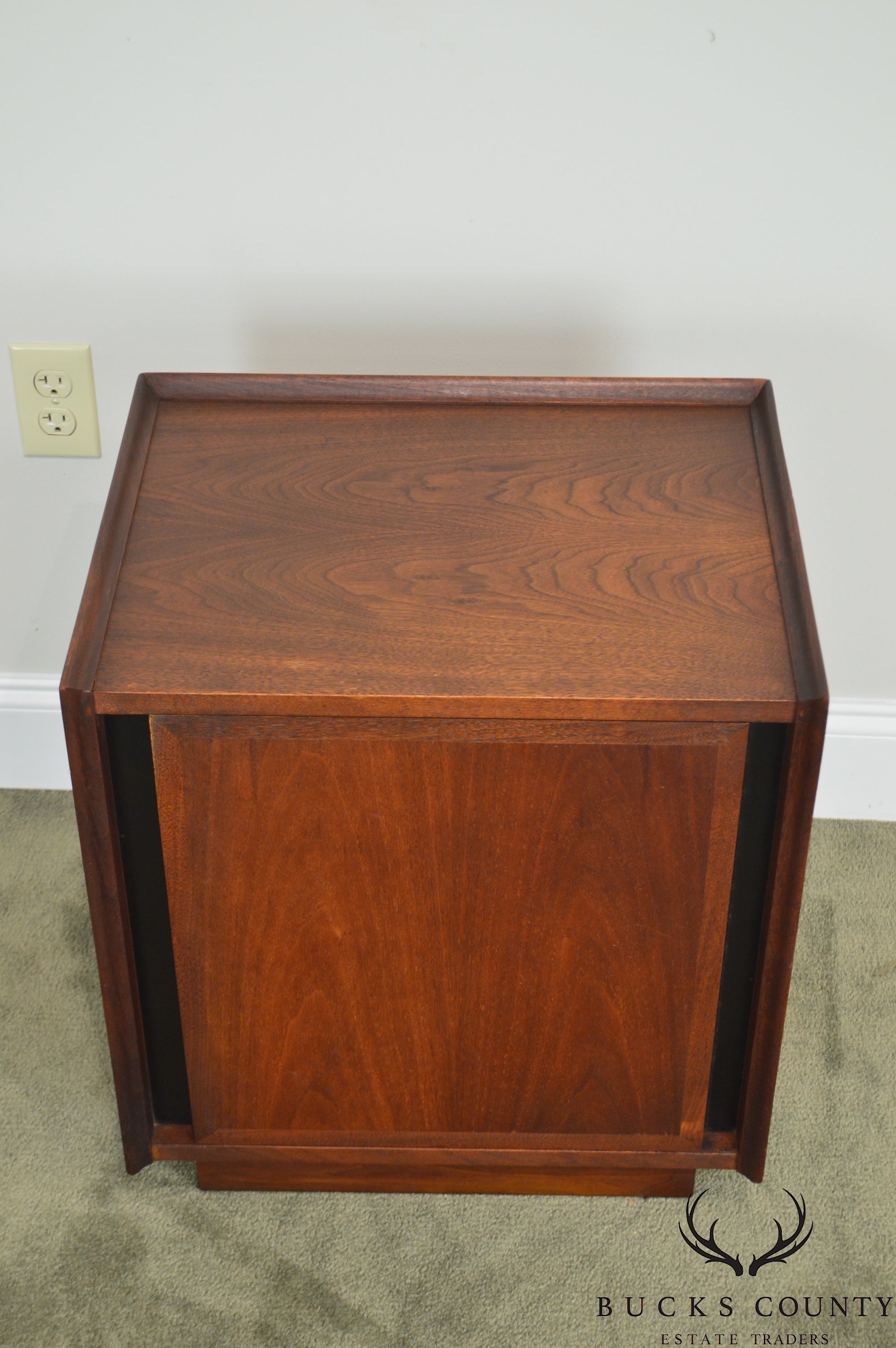 Milo Baughman for Dillingham Mid Century Modern Walnut Nightstand