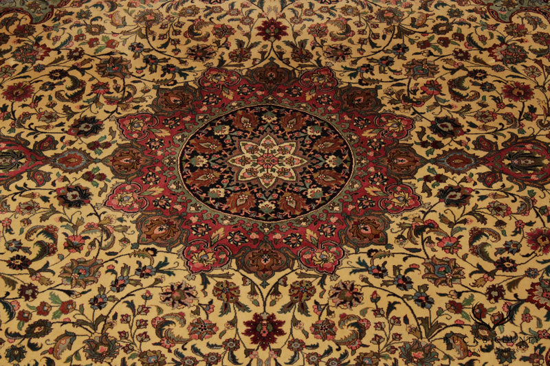 Persian Ispahan 9'10"x 6'7" Hand Knotted Wool Rug